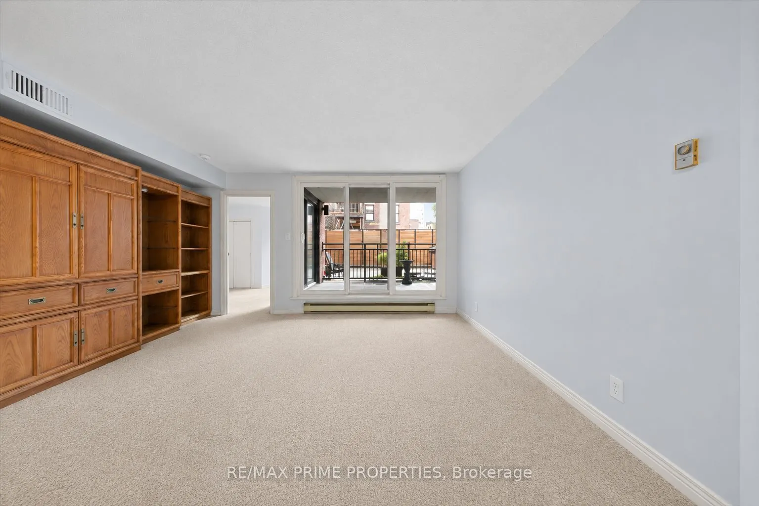 205 Somerset Street W #105