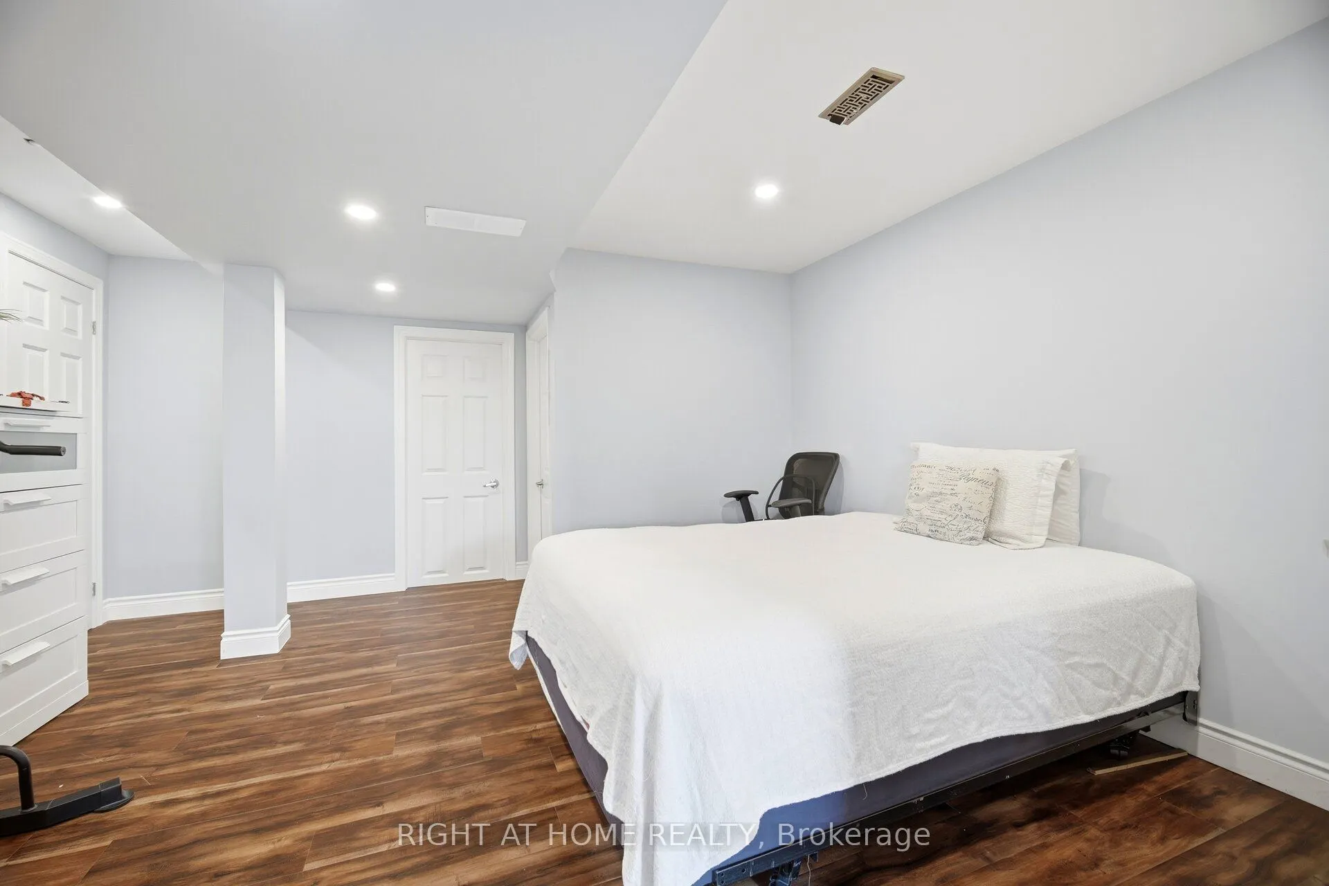 79 Garinger Crescent