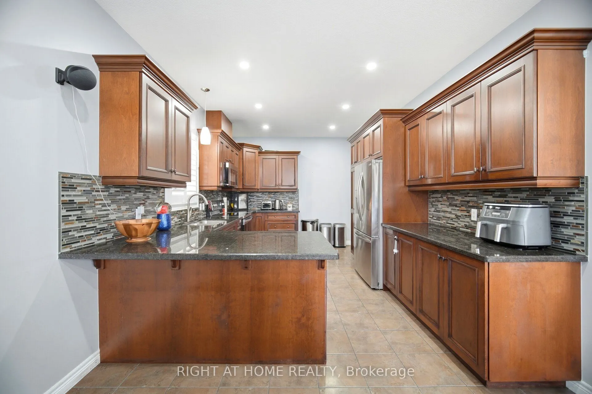 79 Garinger Crescent