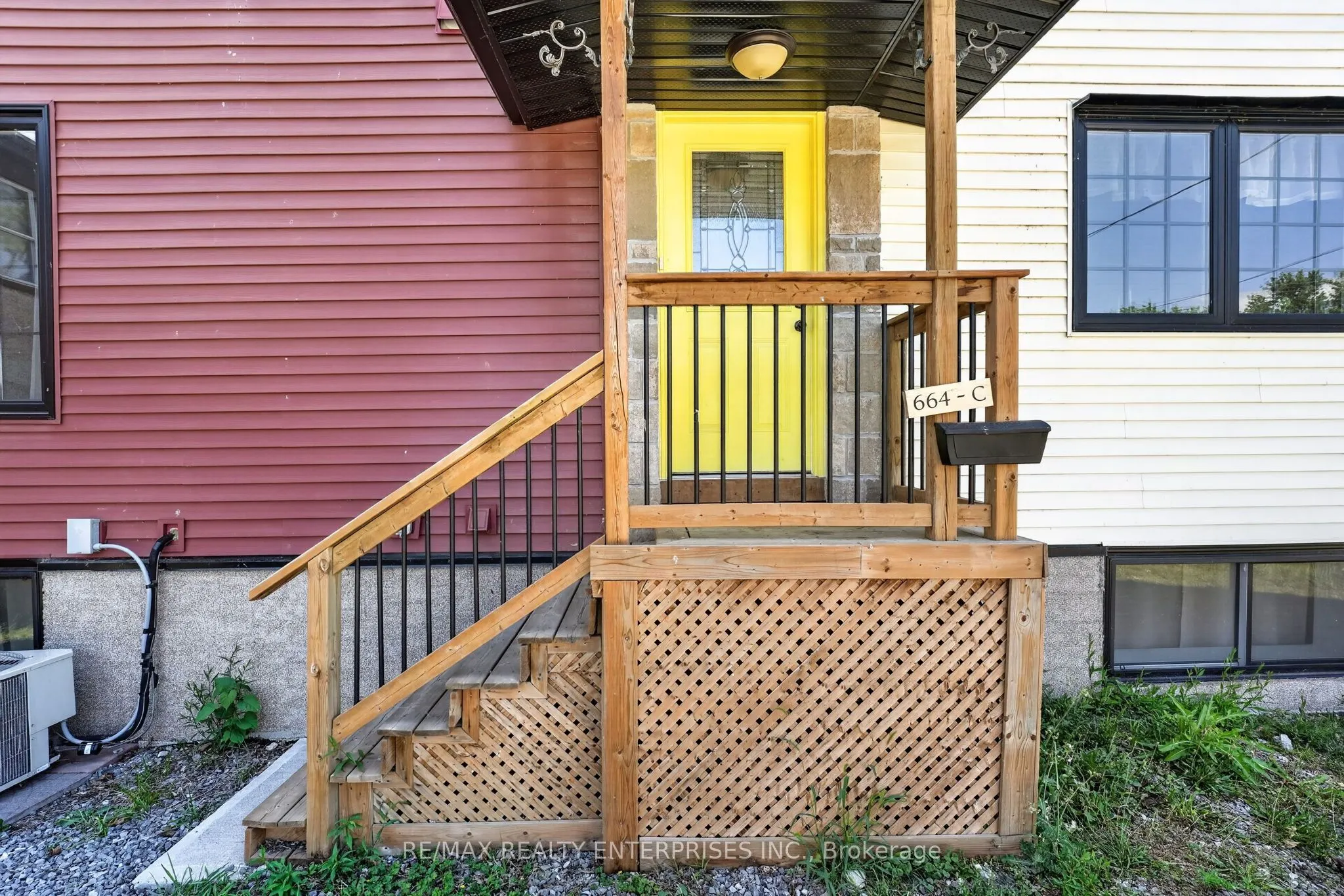 664 King Street