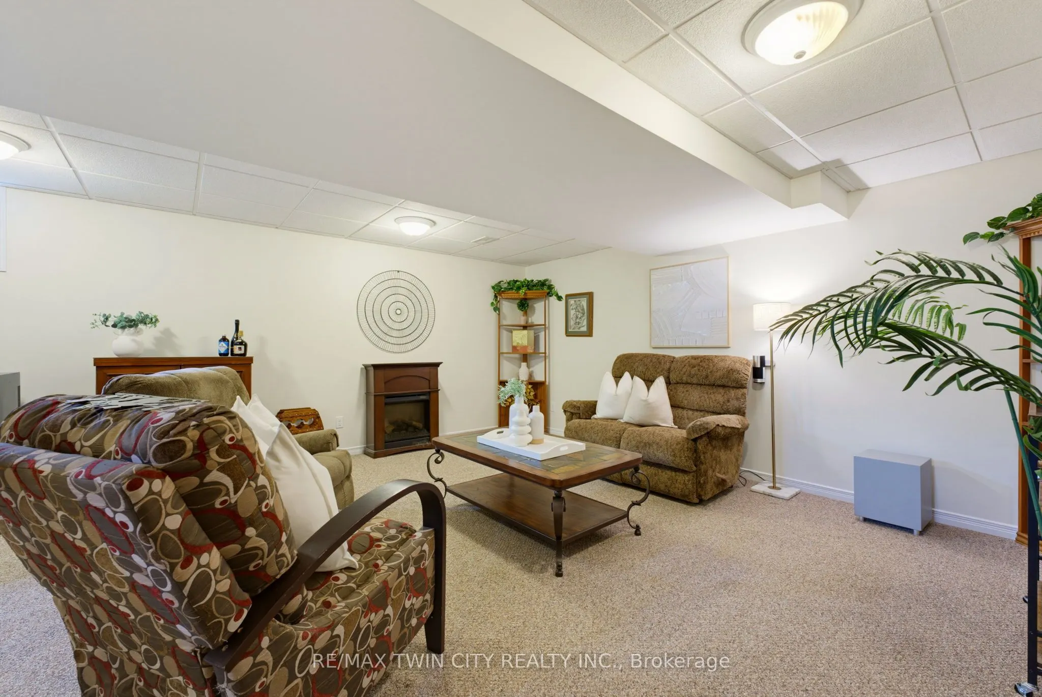934 Zeller Crescent