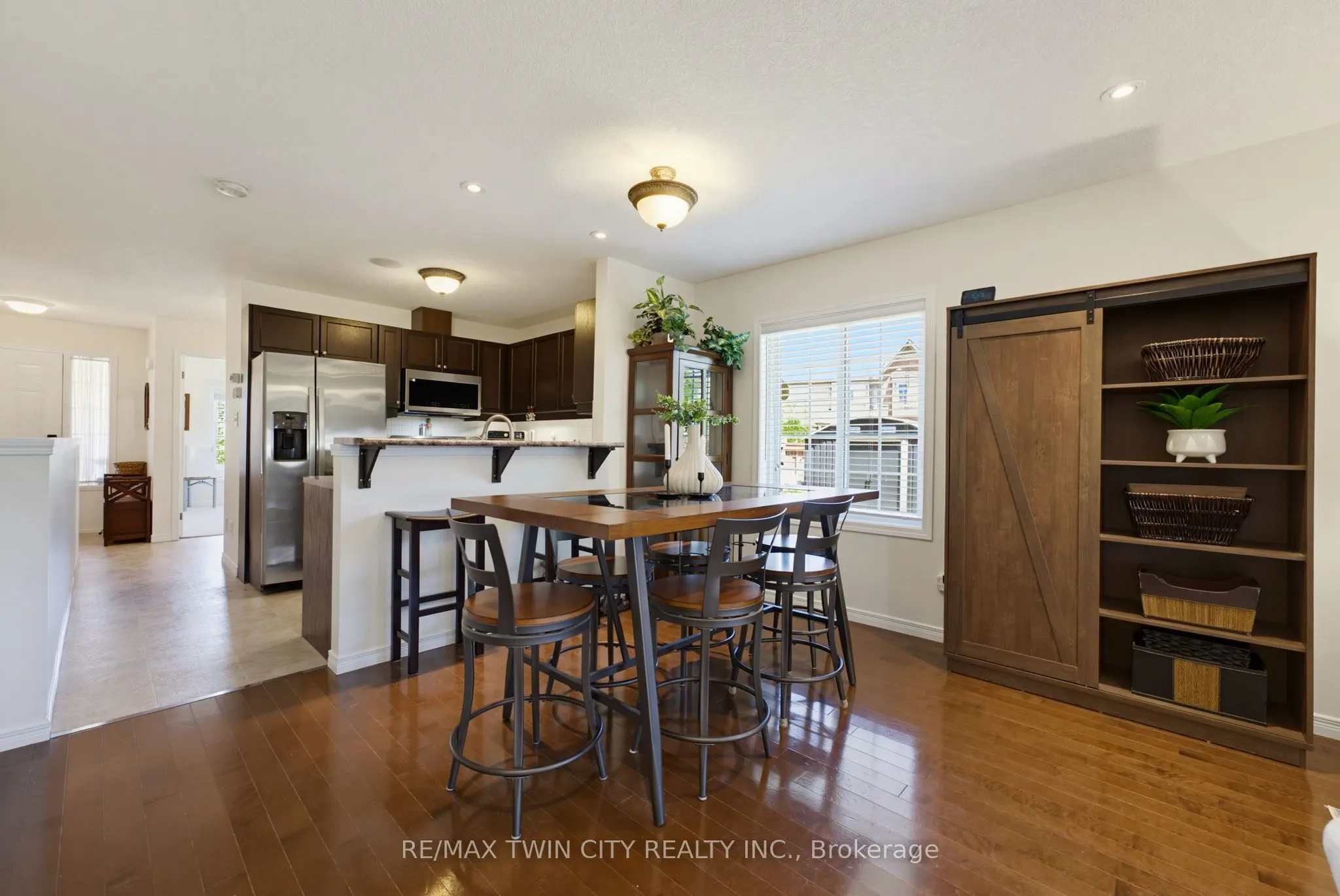 934 Zeller Crescent