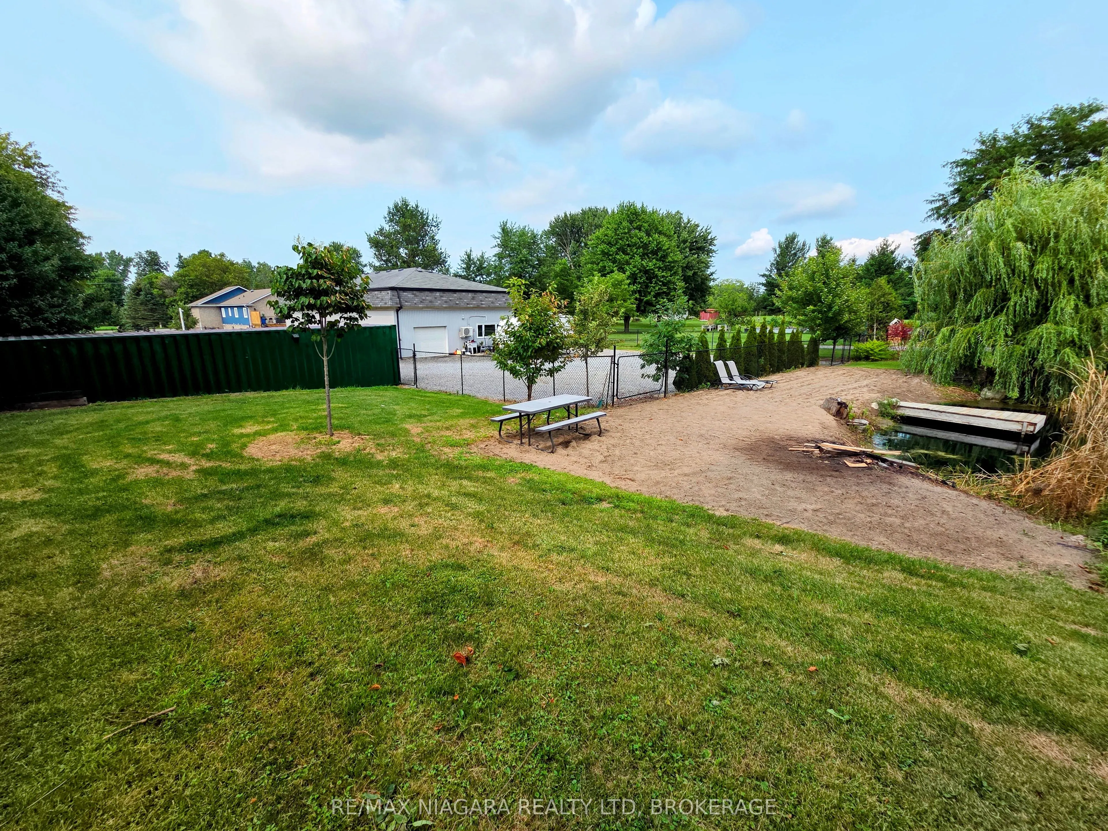 1487 Barron Road