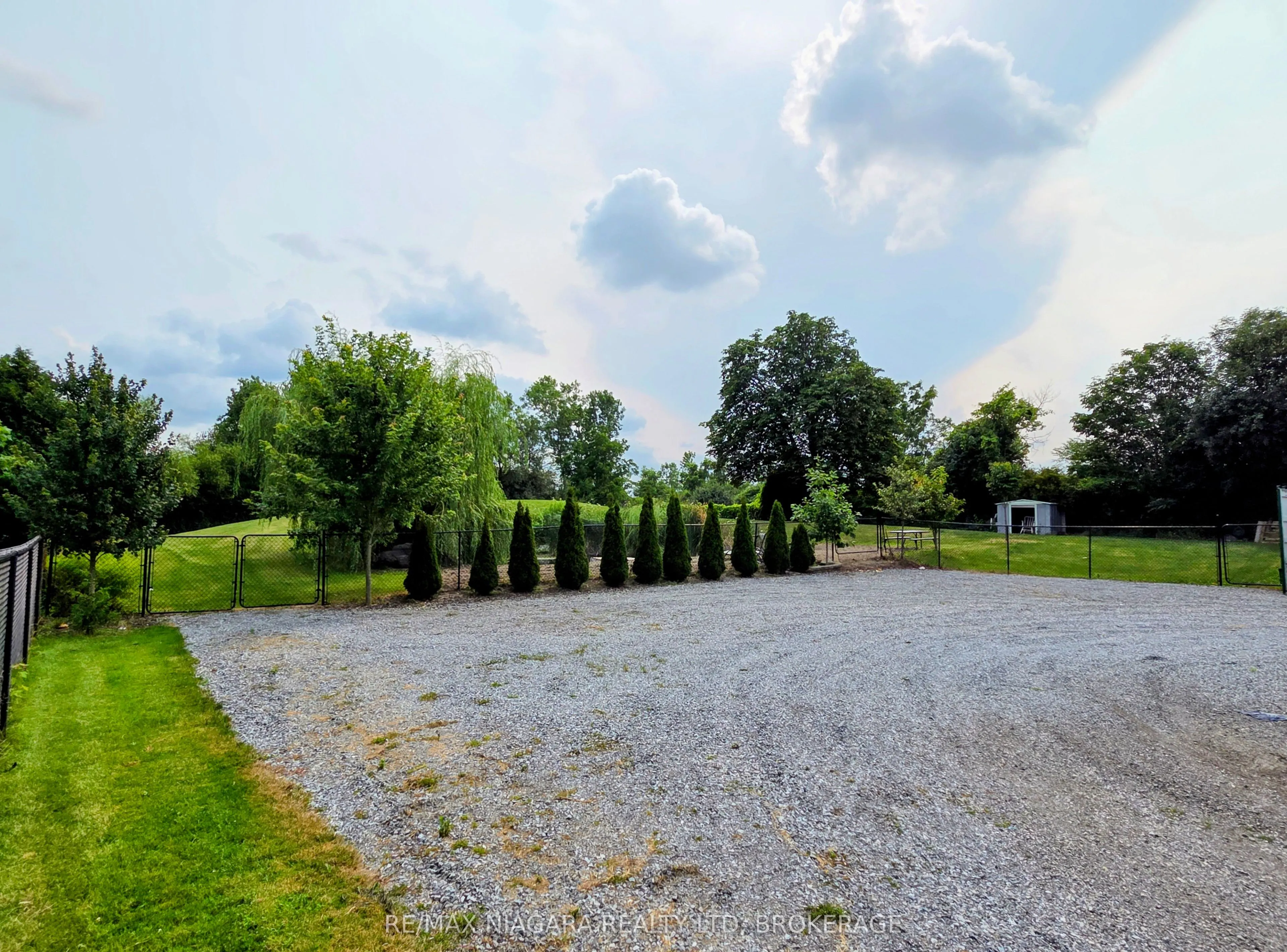 1487 Barron Road