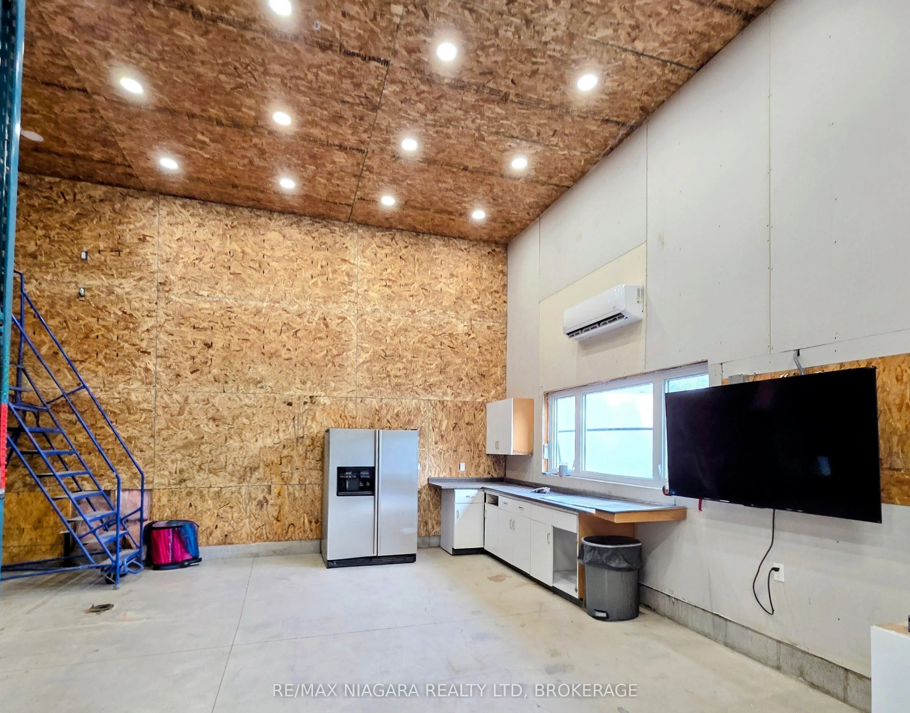 1487 Barron Road