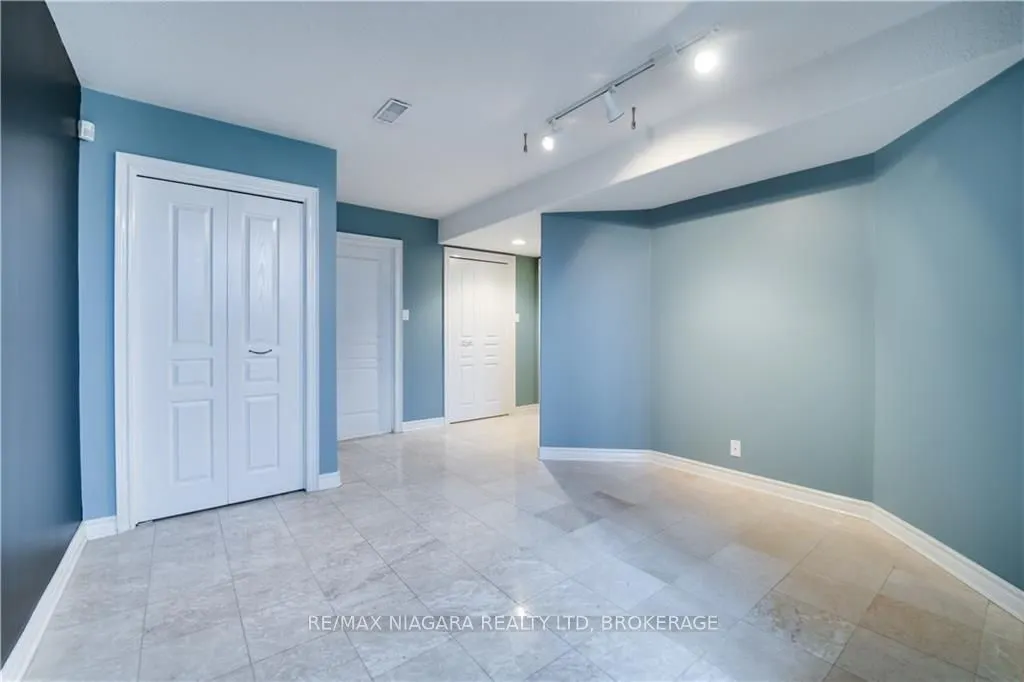 1487 Barron Road