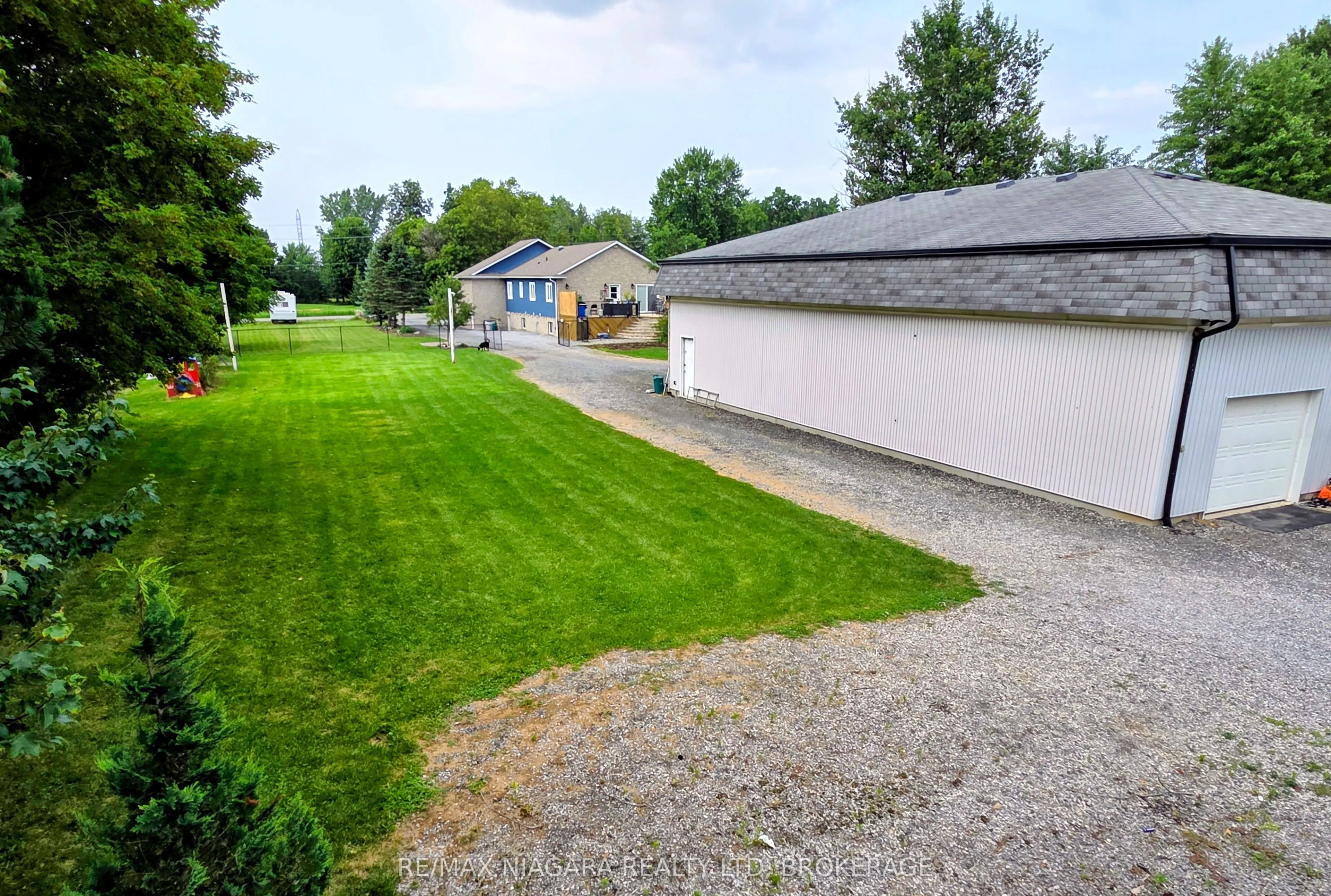 1487 Barron Road