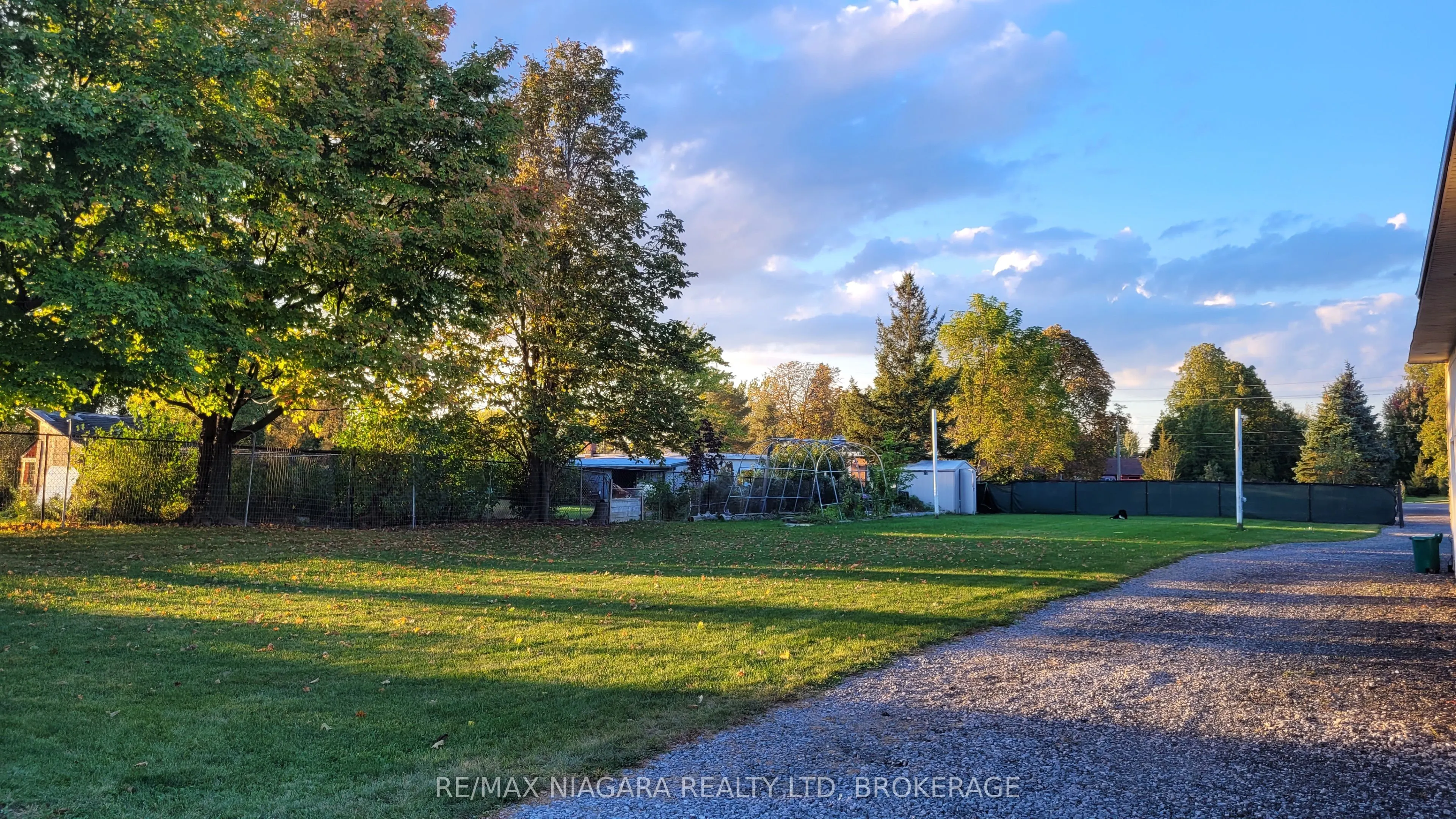 1487 Barron Road