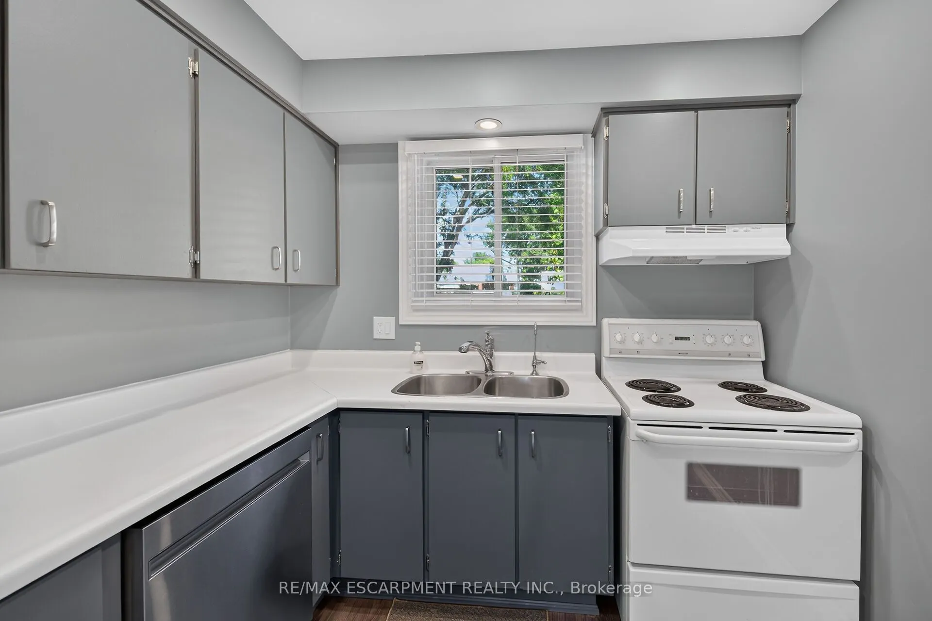 199 YORK Road #2