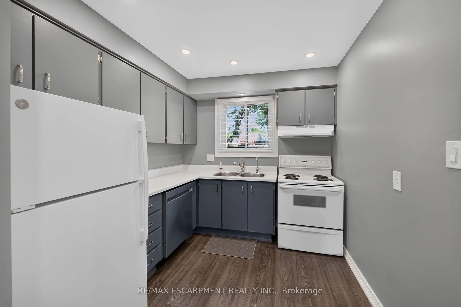 199 YORK Road #2