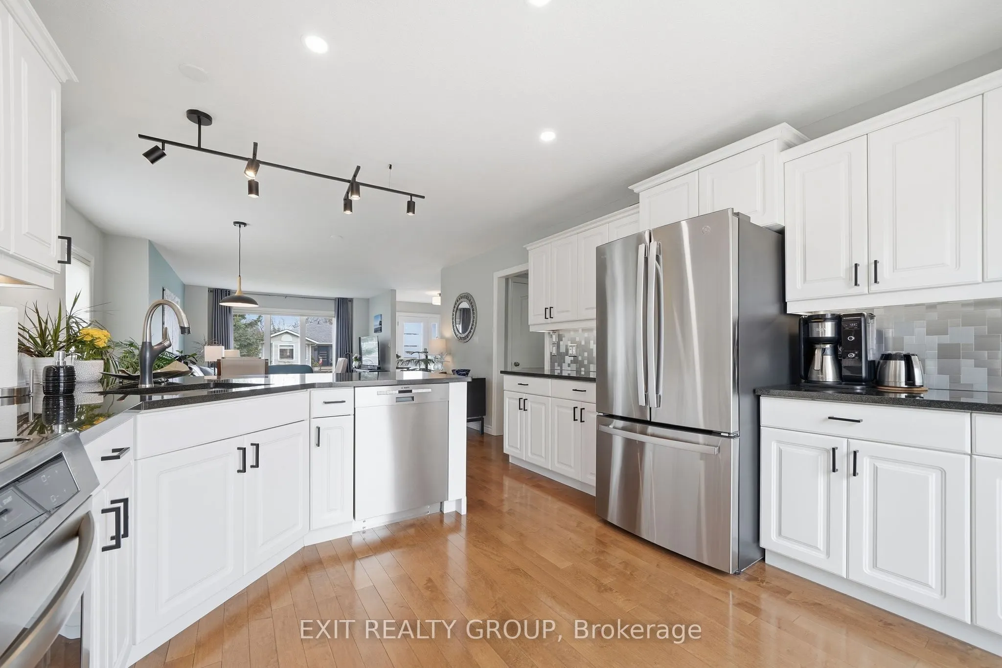 86 Sandbanks Court