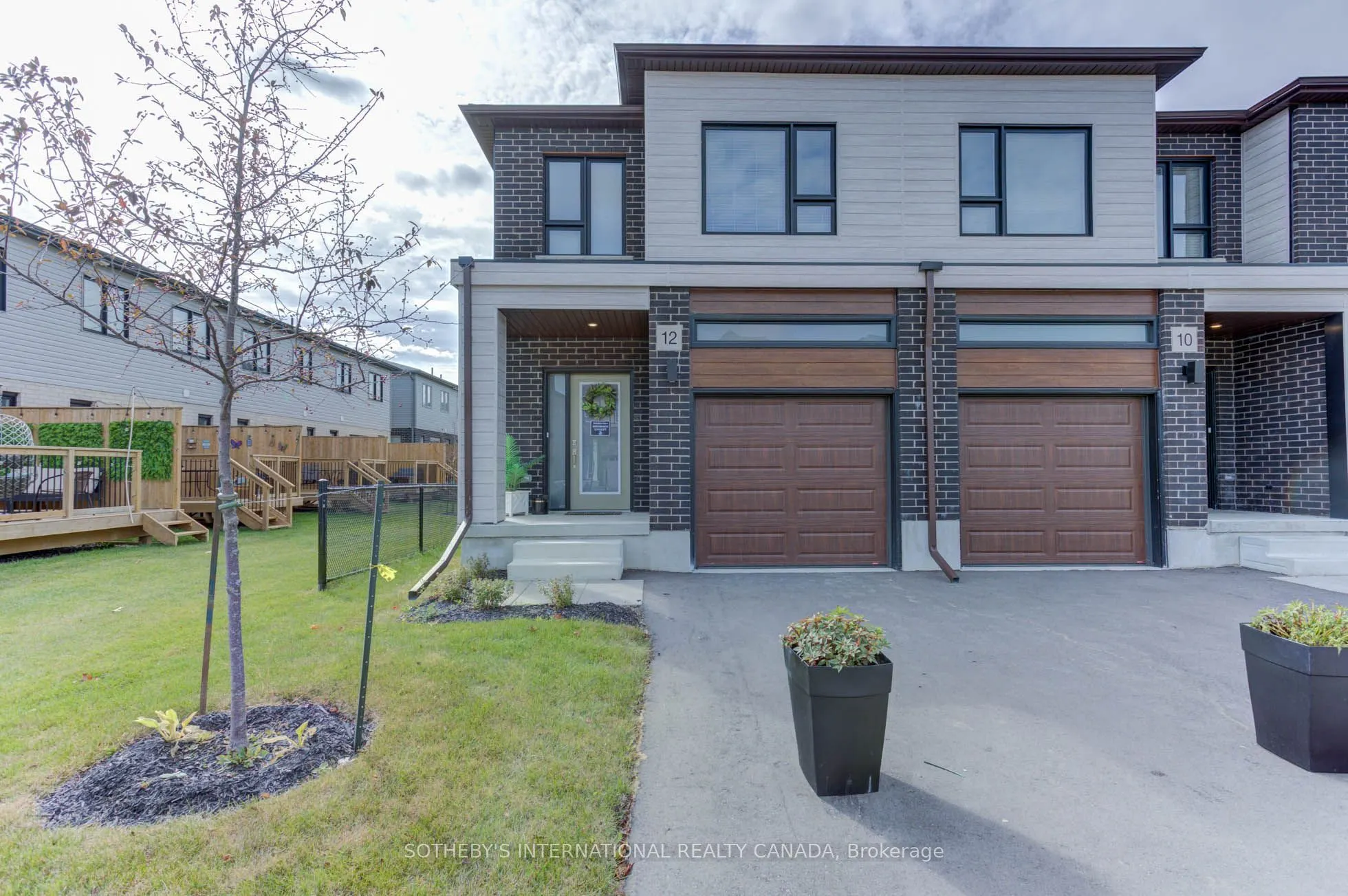 72 Bur Oak Common #79Q
