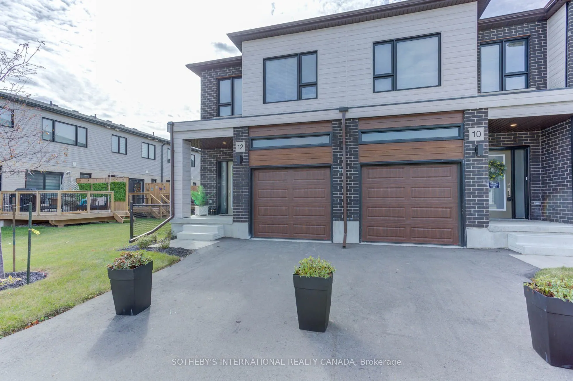 72 Bur Oak Common #79Q