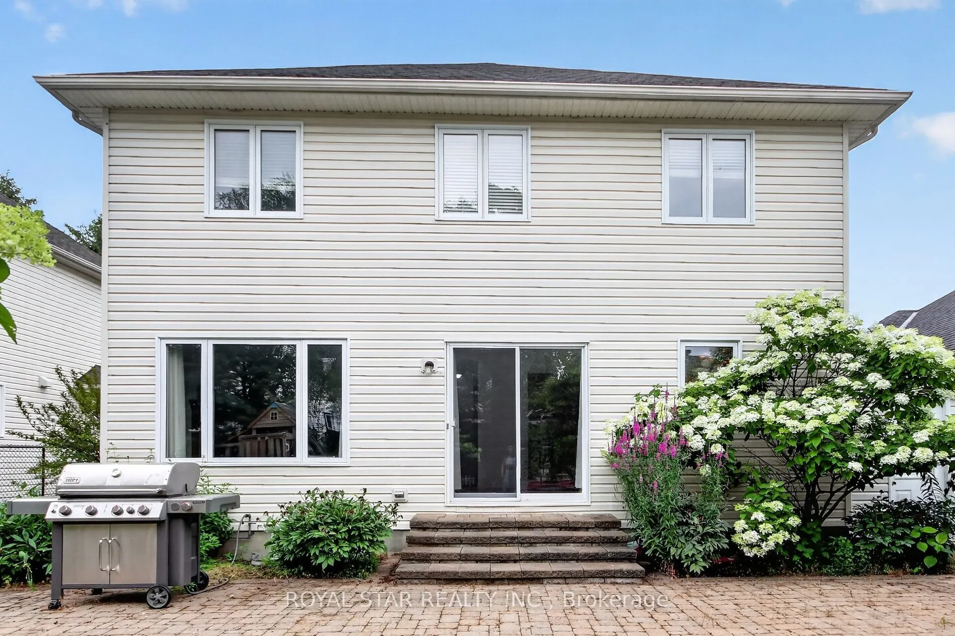 818 Long Point Circle