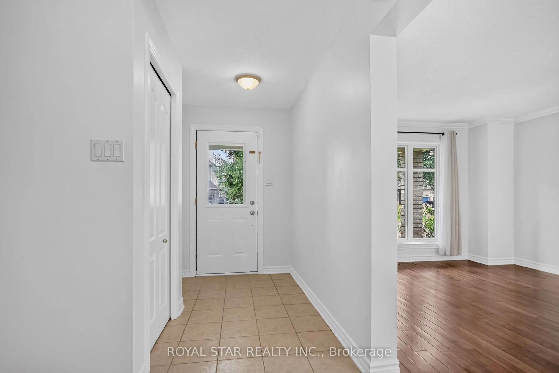 818 Long Point Circle