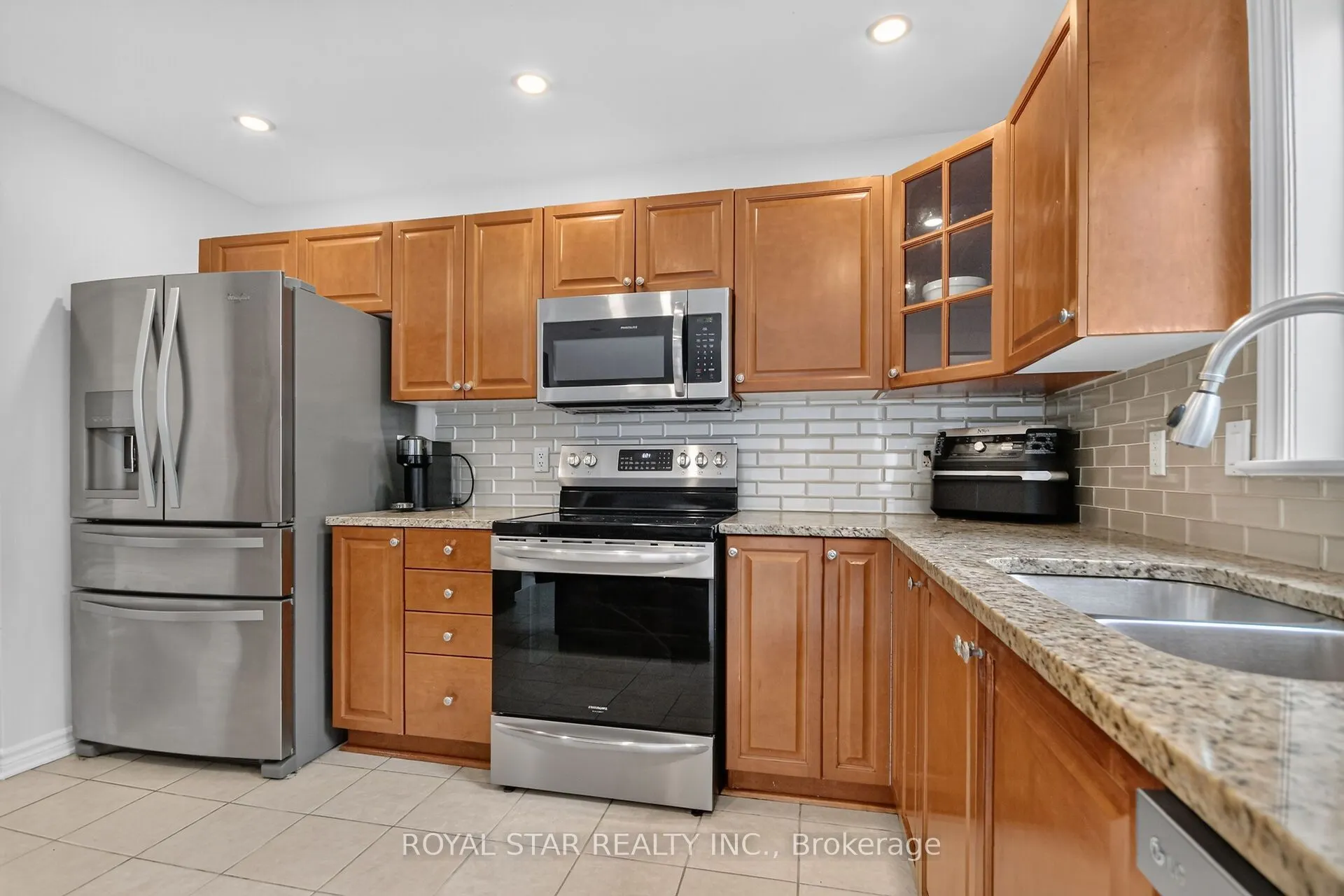 818 Long Point Circle