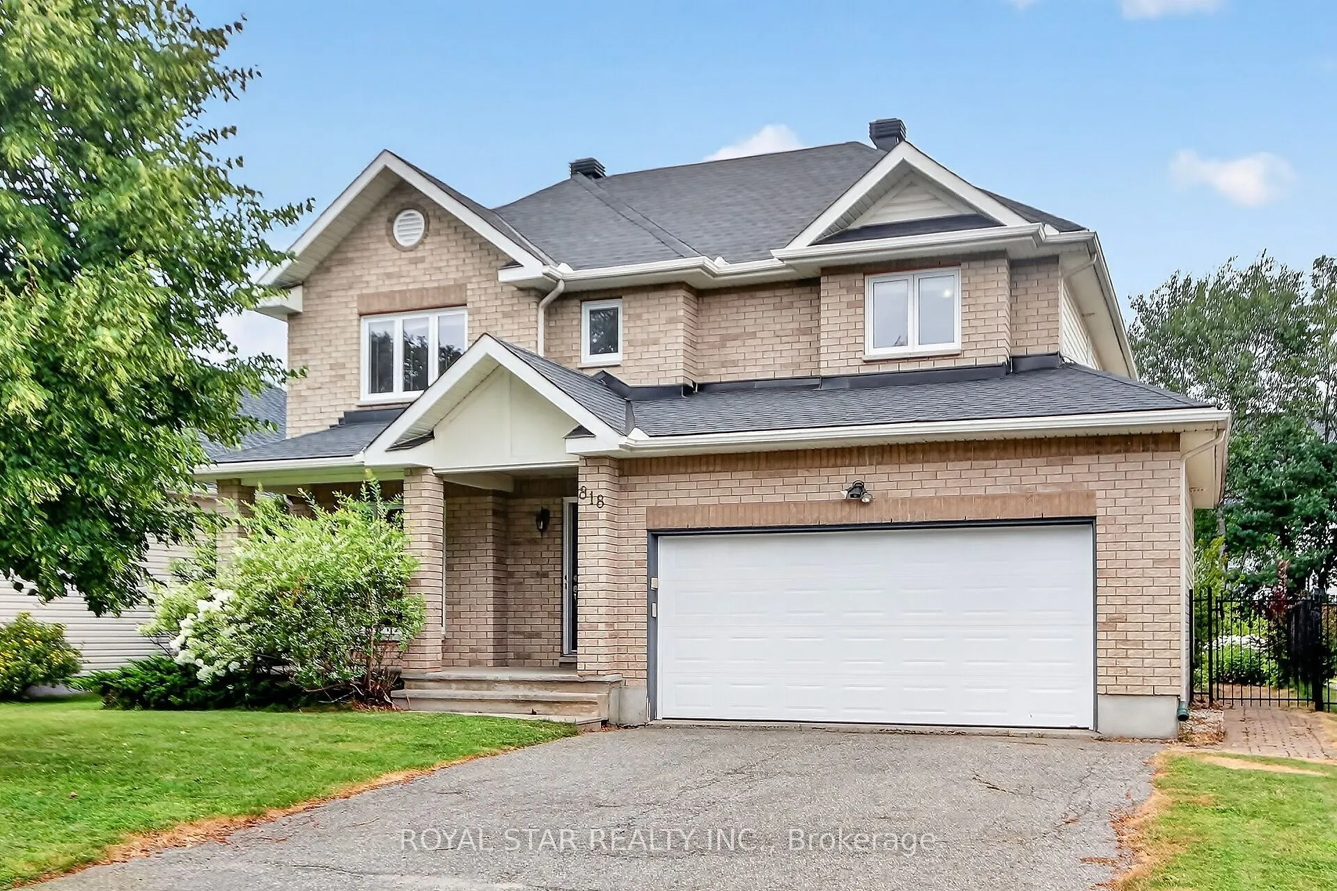 818 Long Point Circle