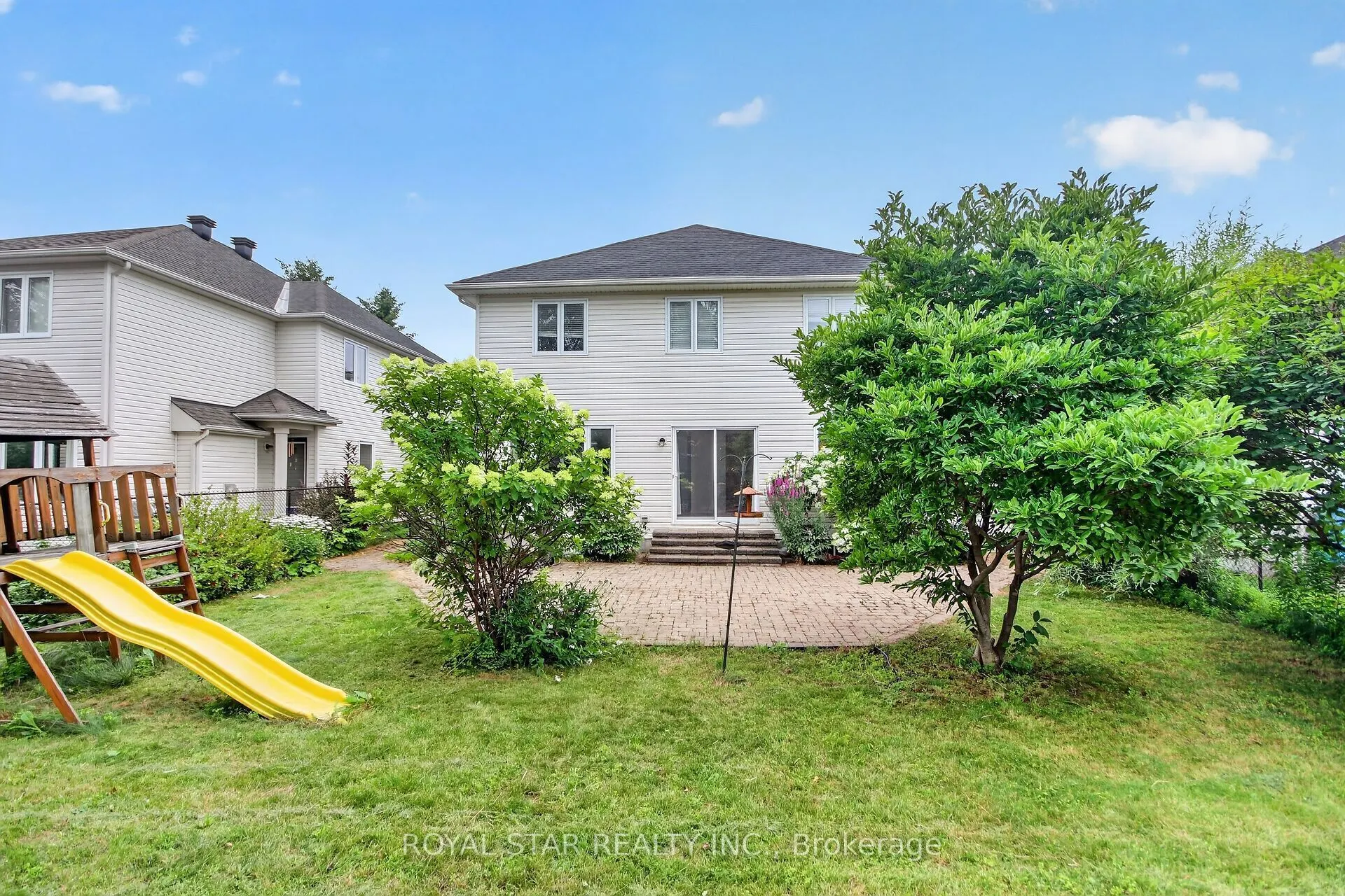 818 Long Point Circle