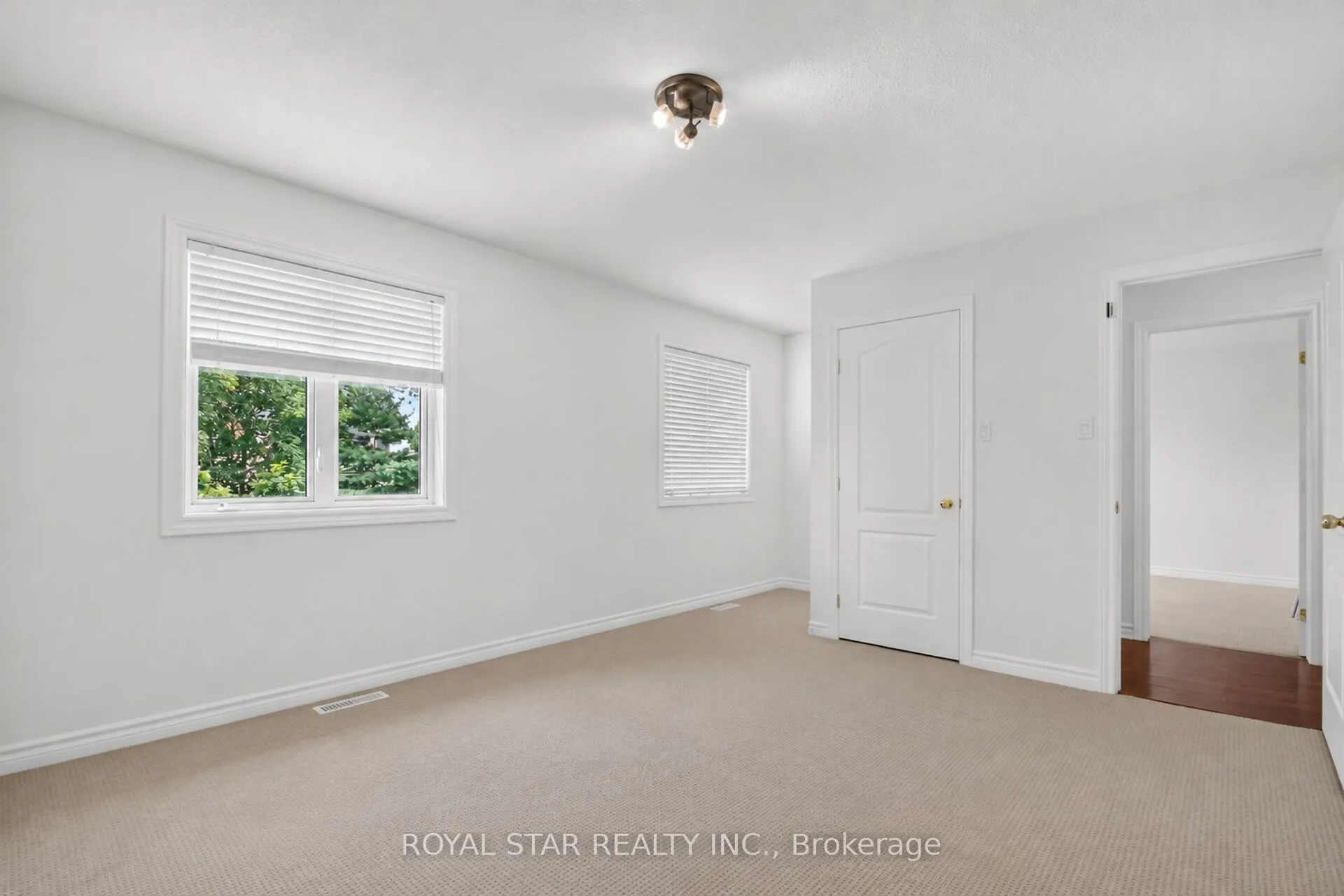 818 Long Point Circle