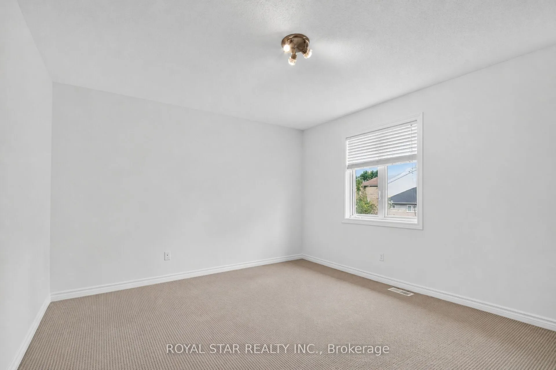 818 Long Point Circle