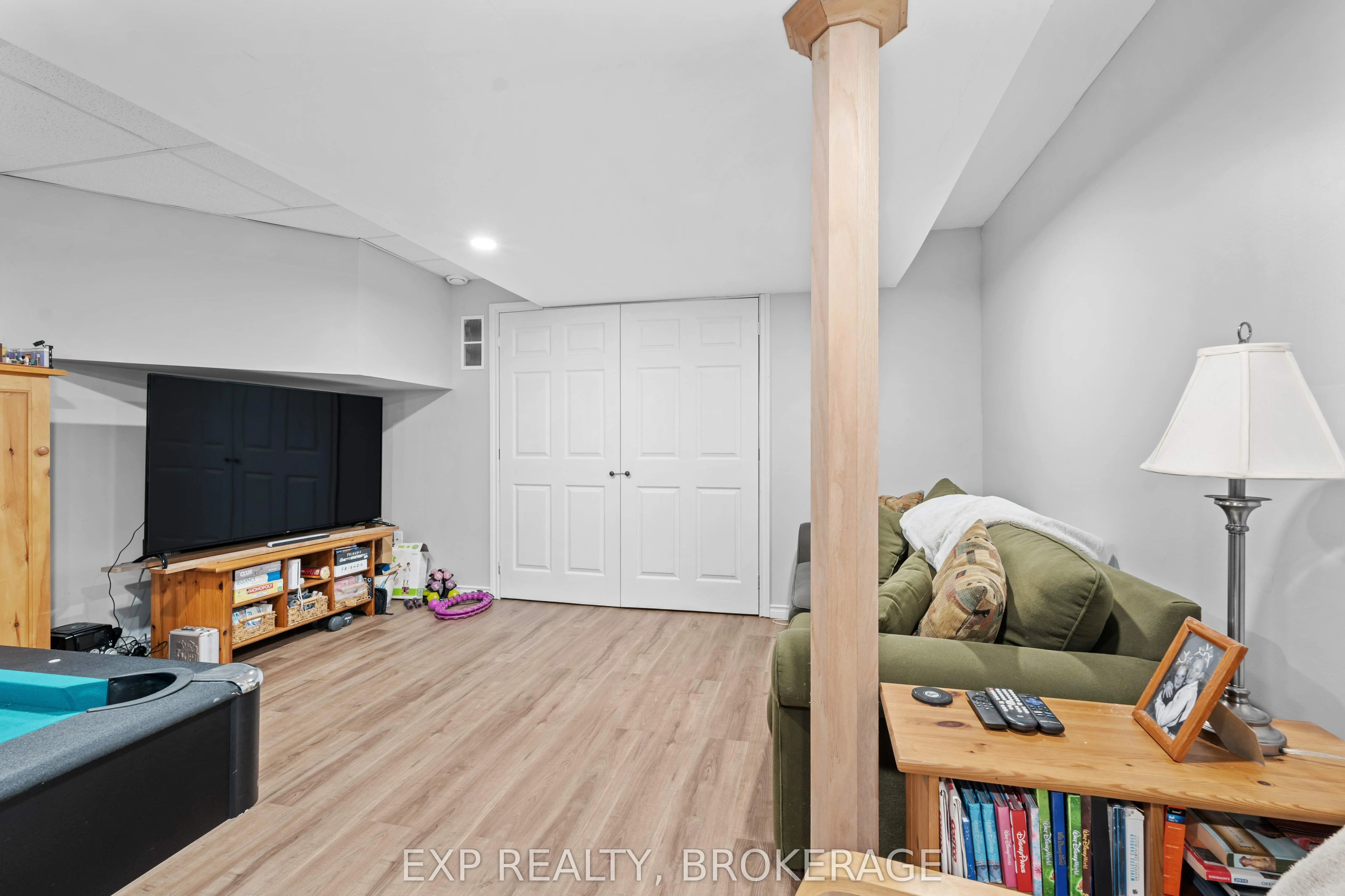 26 BOXEN HARBOUR Lane