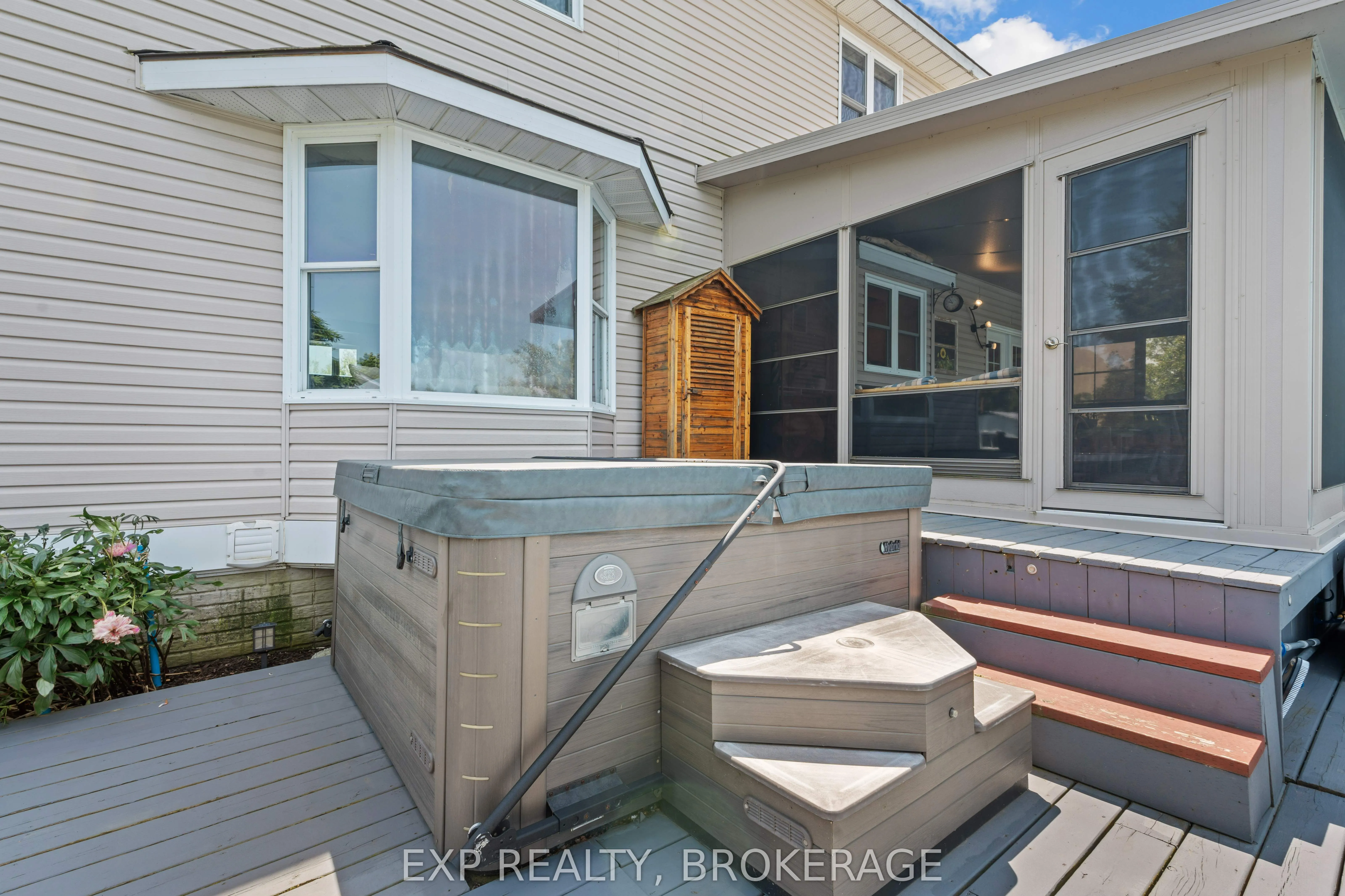 26 BOXEN HARBOUR Lane