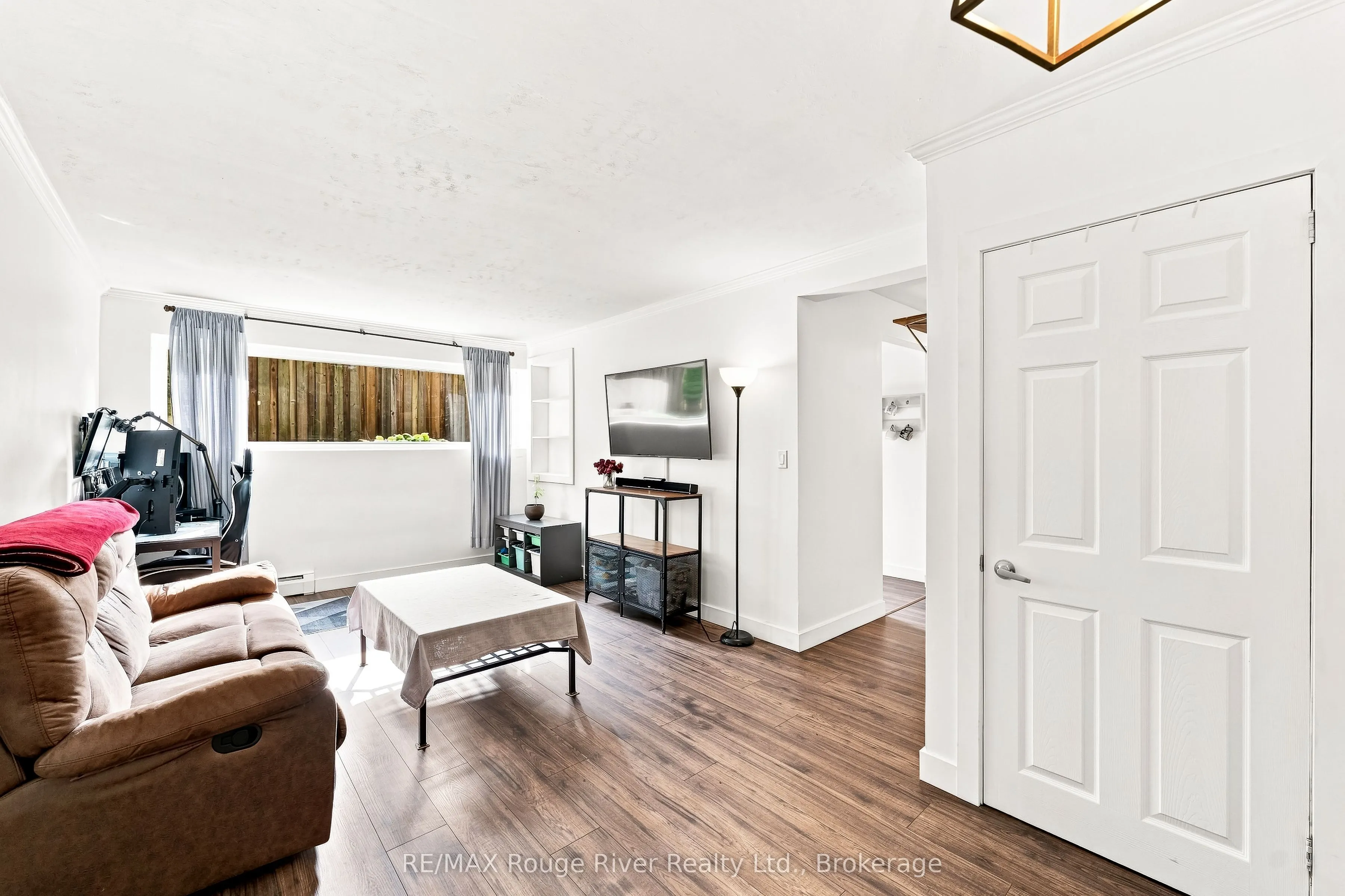 242 D'arcy Street #3