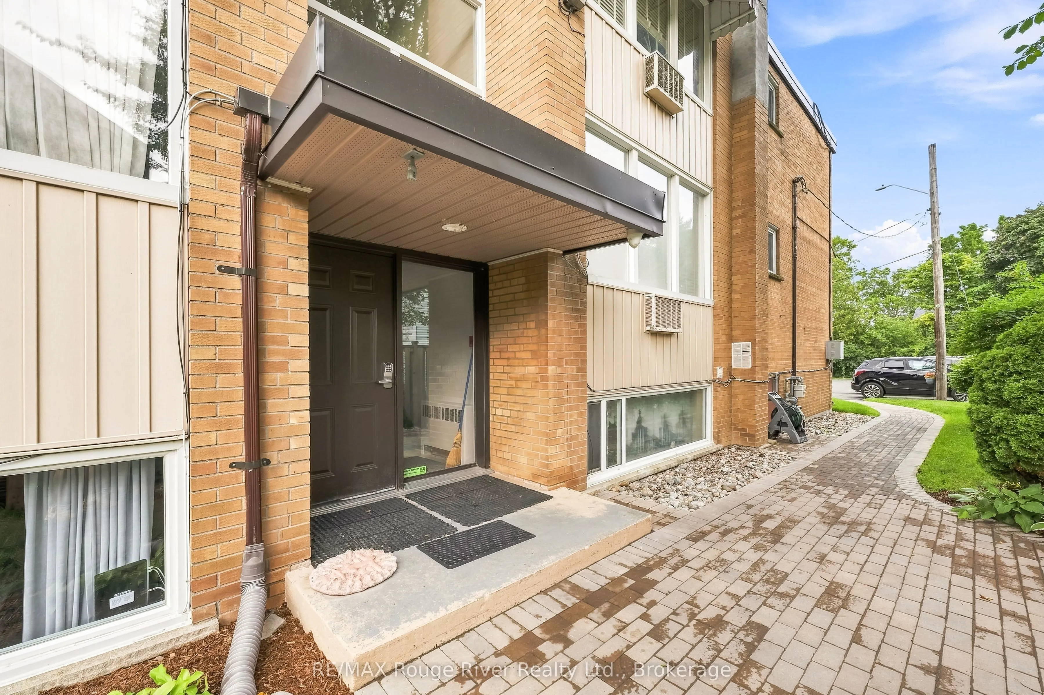 242 D'arcy Street #3