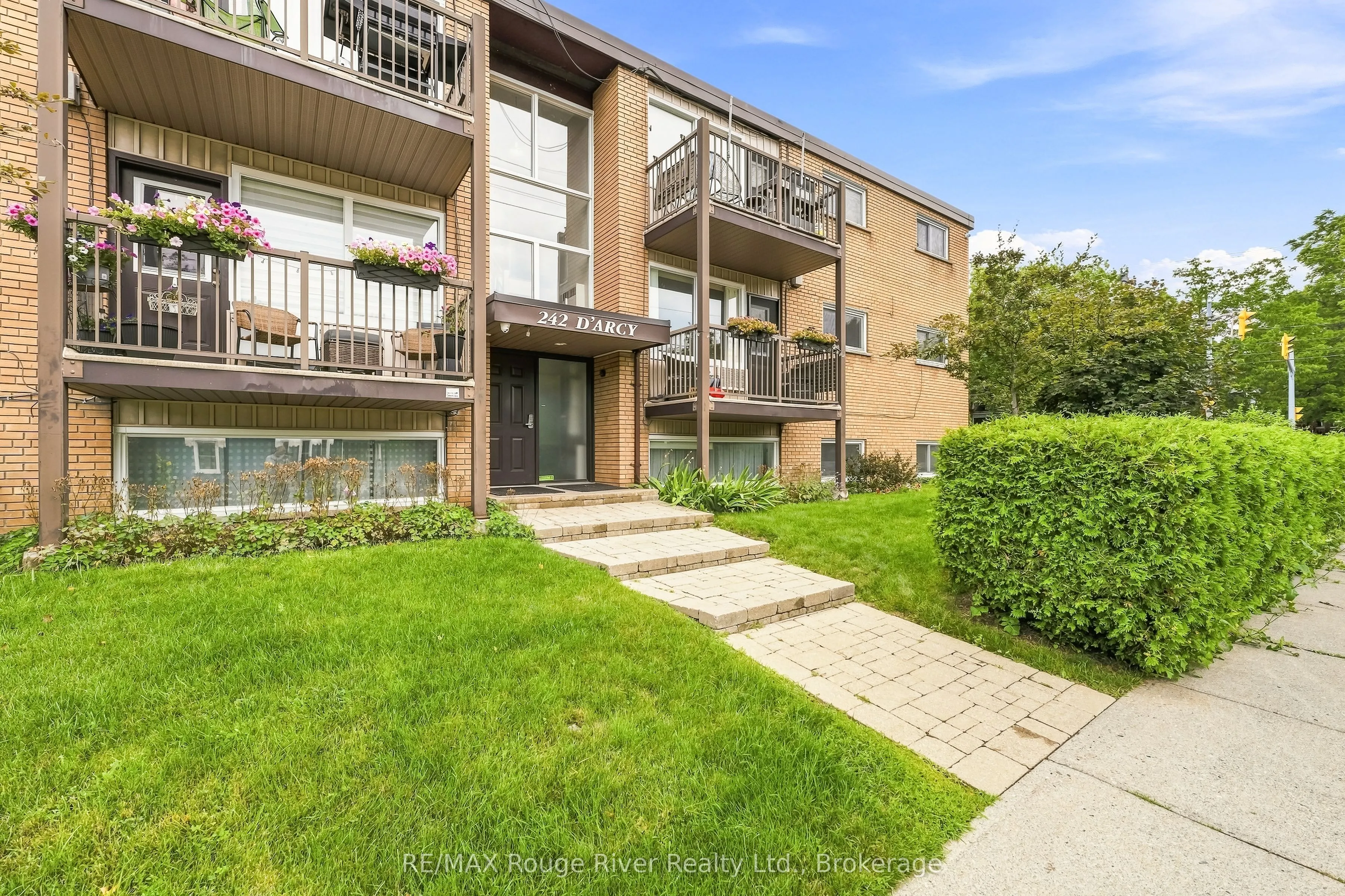 242 D'arcy Street #3
