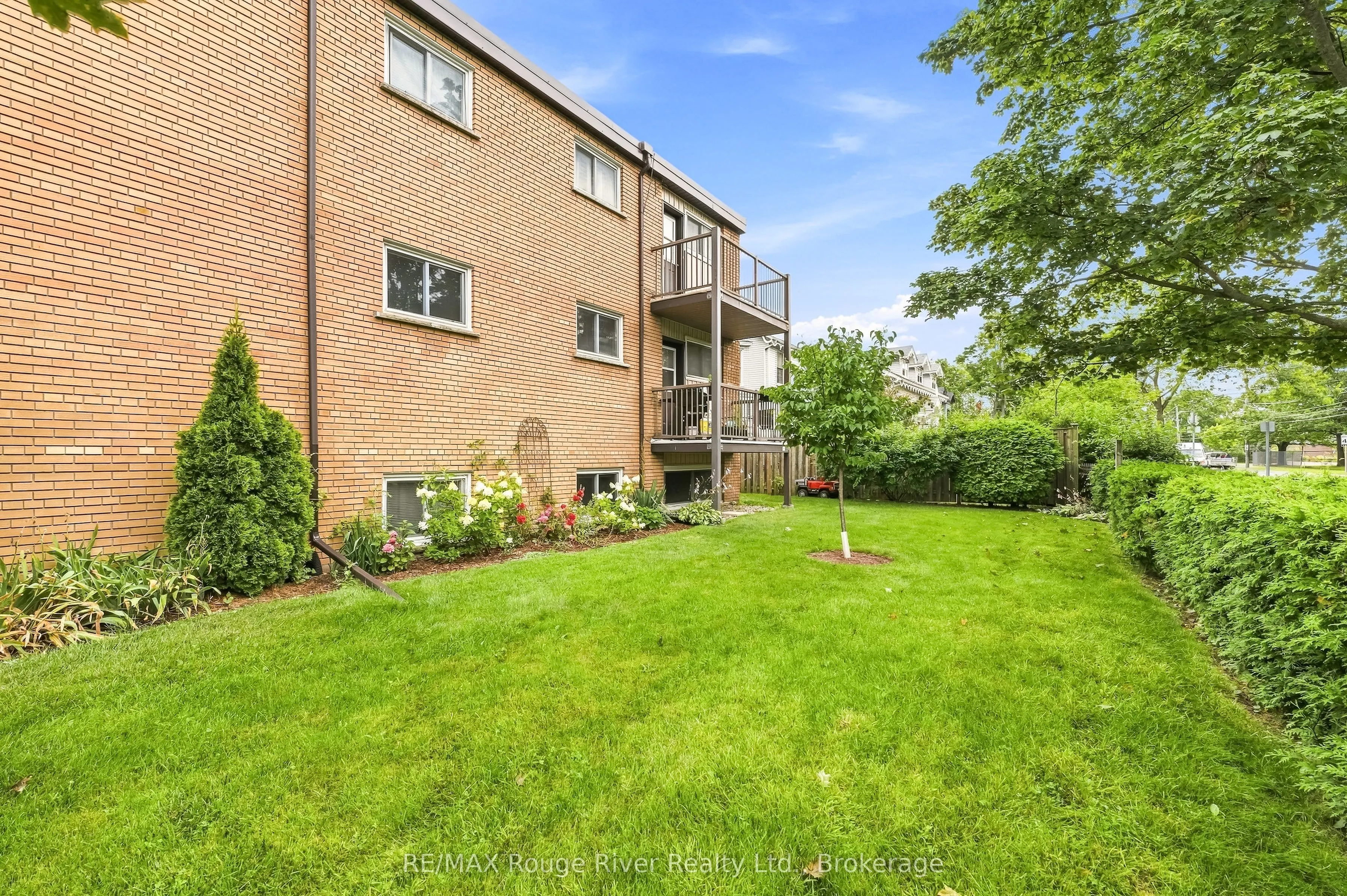 242 D'arcy Street #3