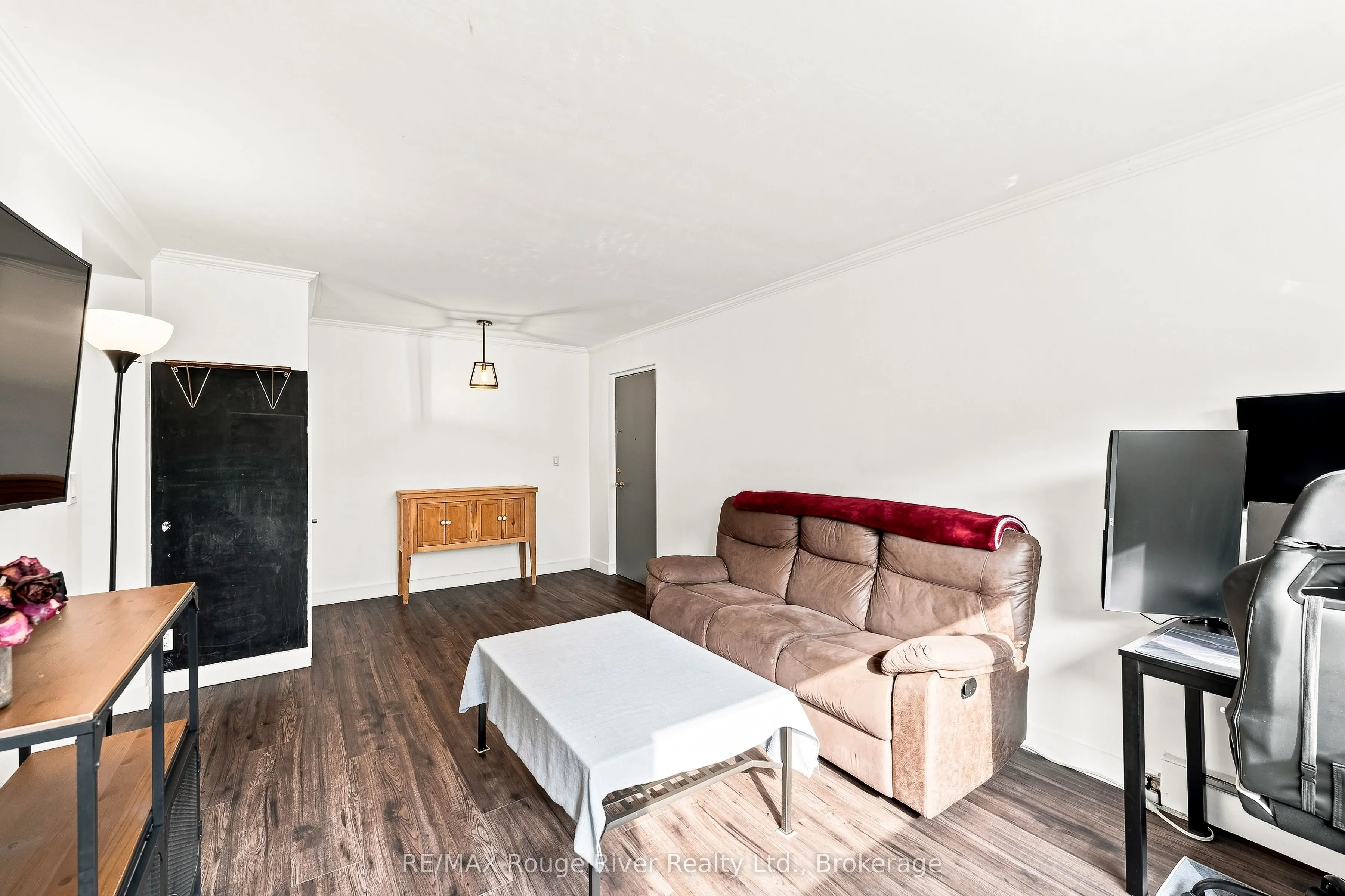 242 D'arcy Street #3
