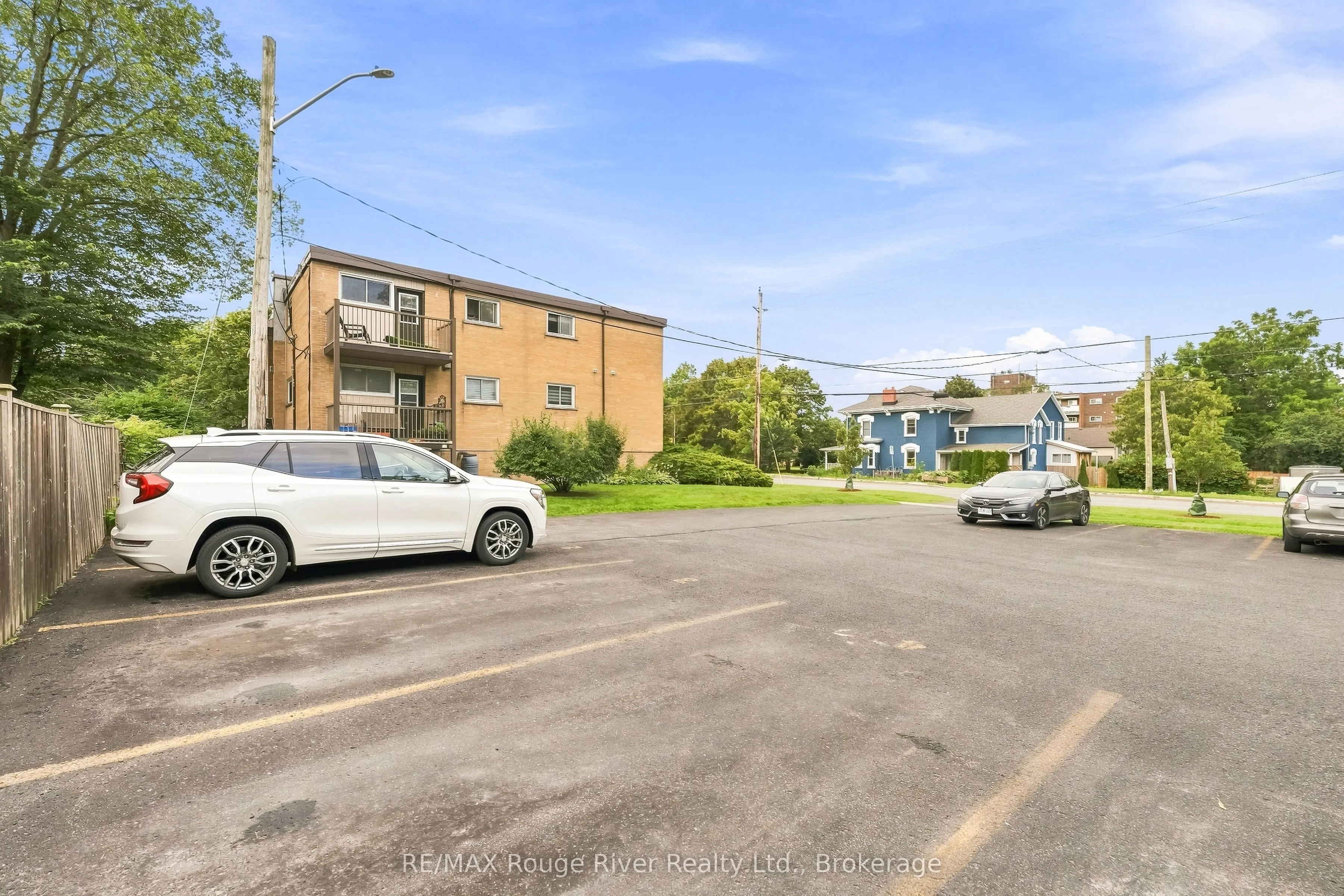 242 D'arcy Street #3