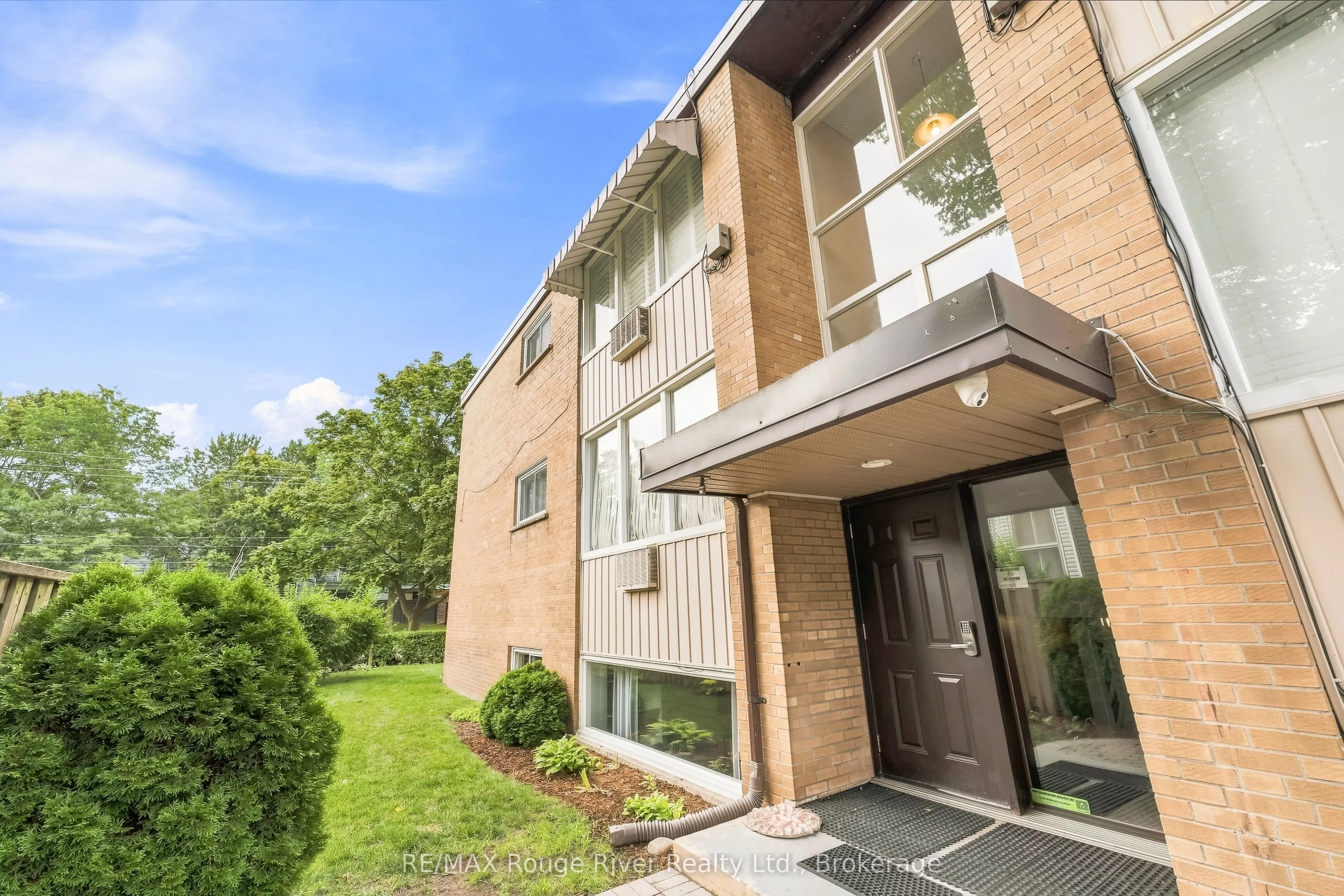 242 D'arcy Street #3