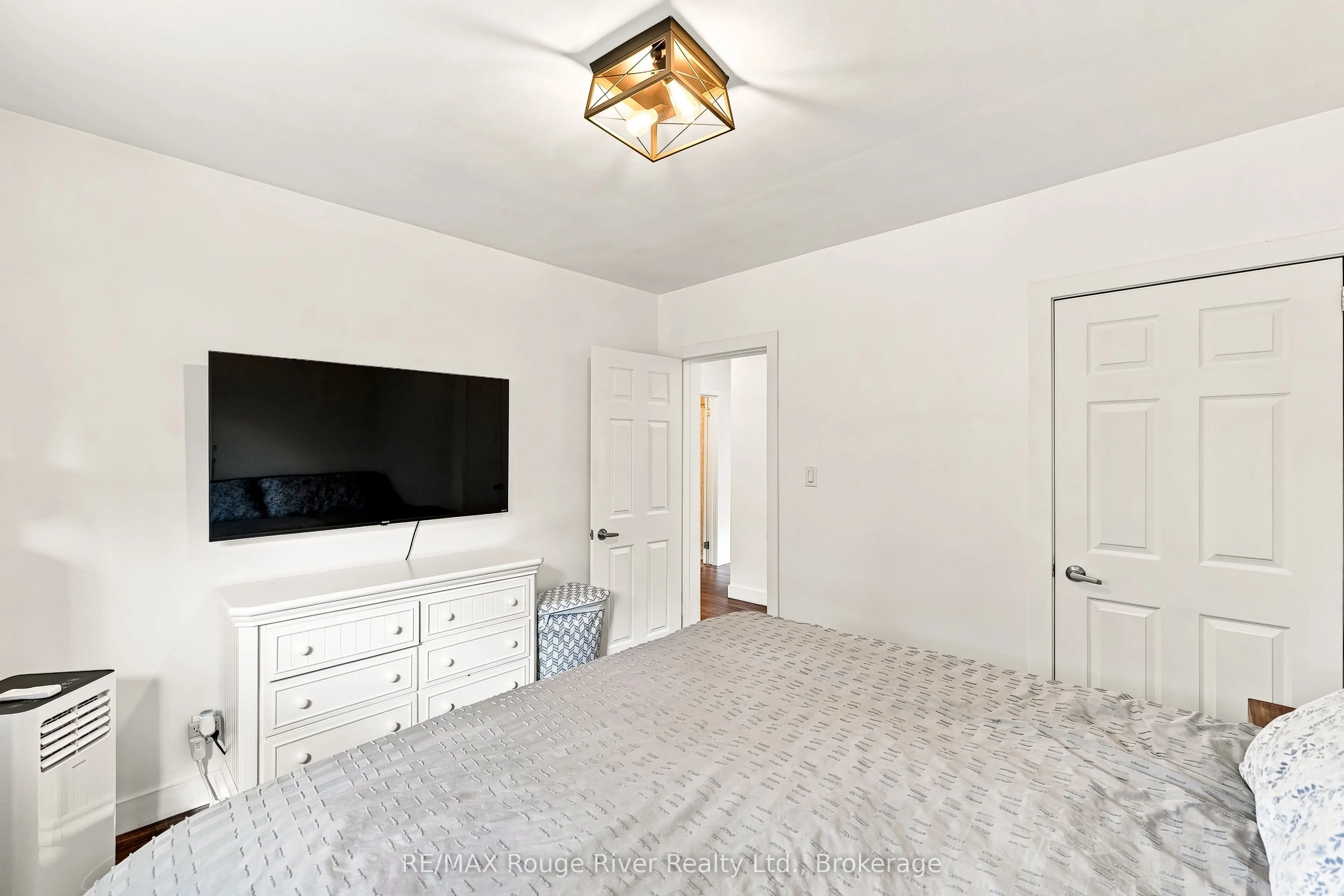 242 D'arcy Street #3