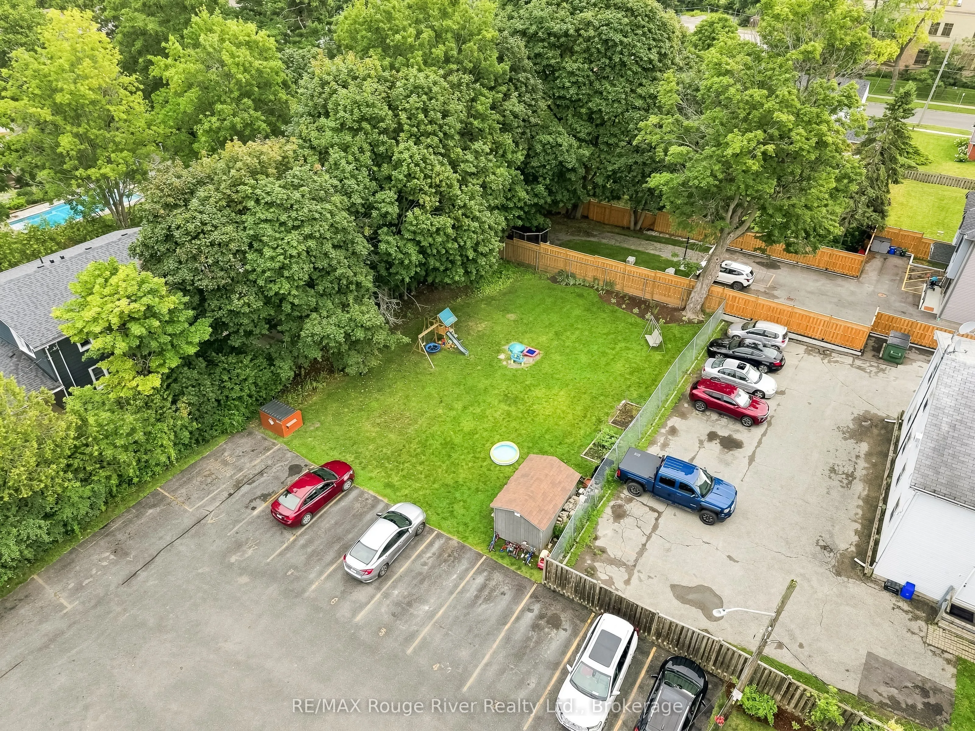 242 D'arcy Street #3