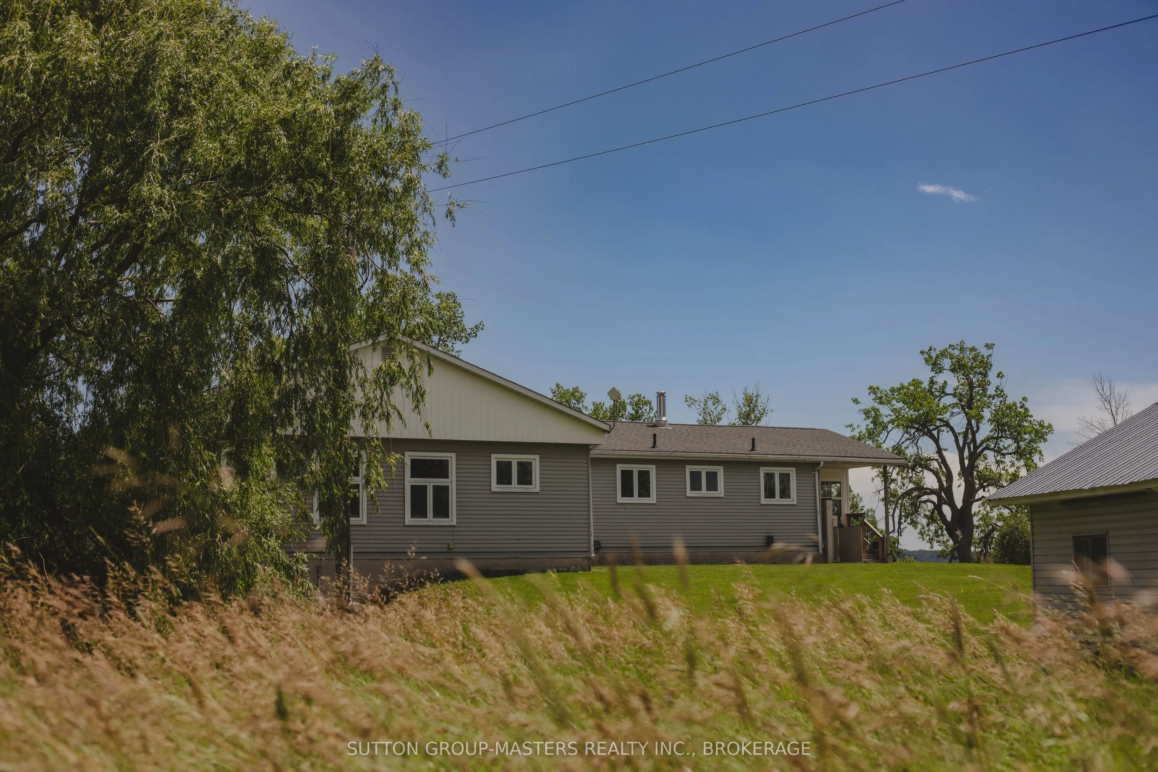 9392 Highway 33 Highway
