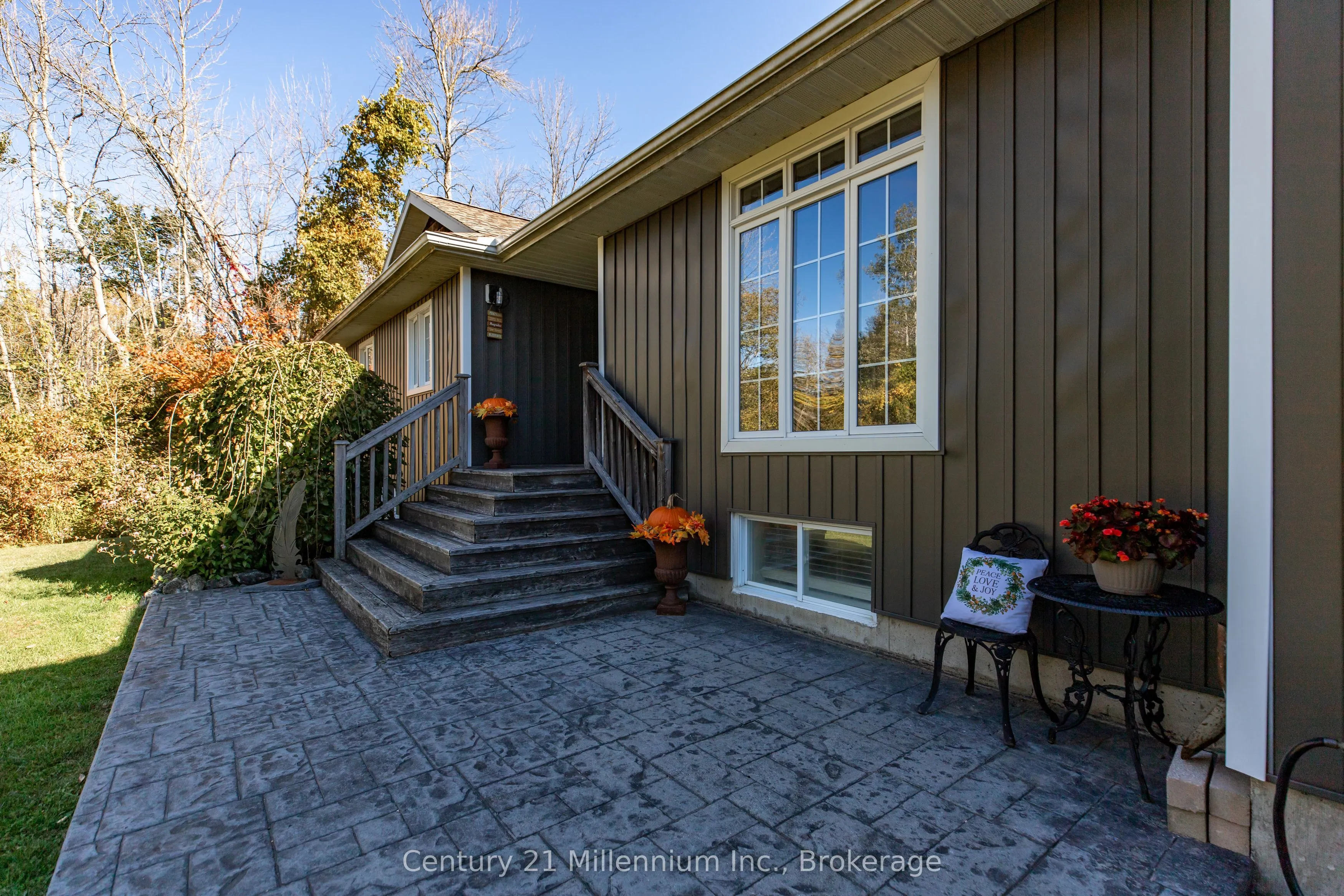 23 Pierce Street N