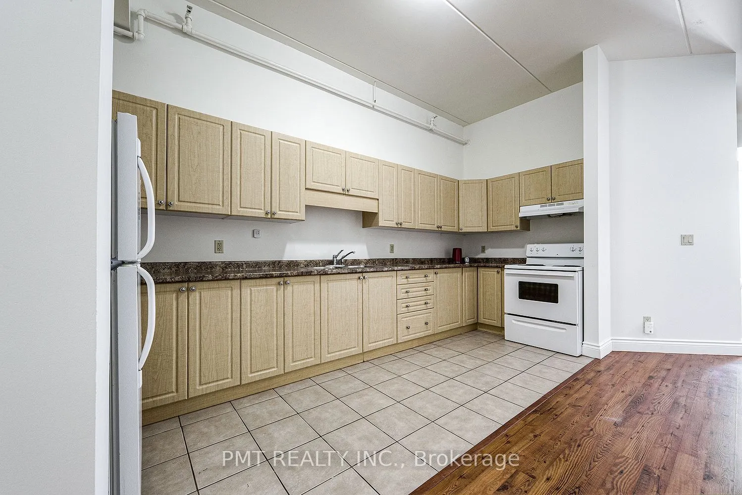 150 Colborne Street E #208