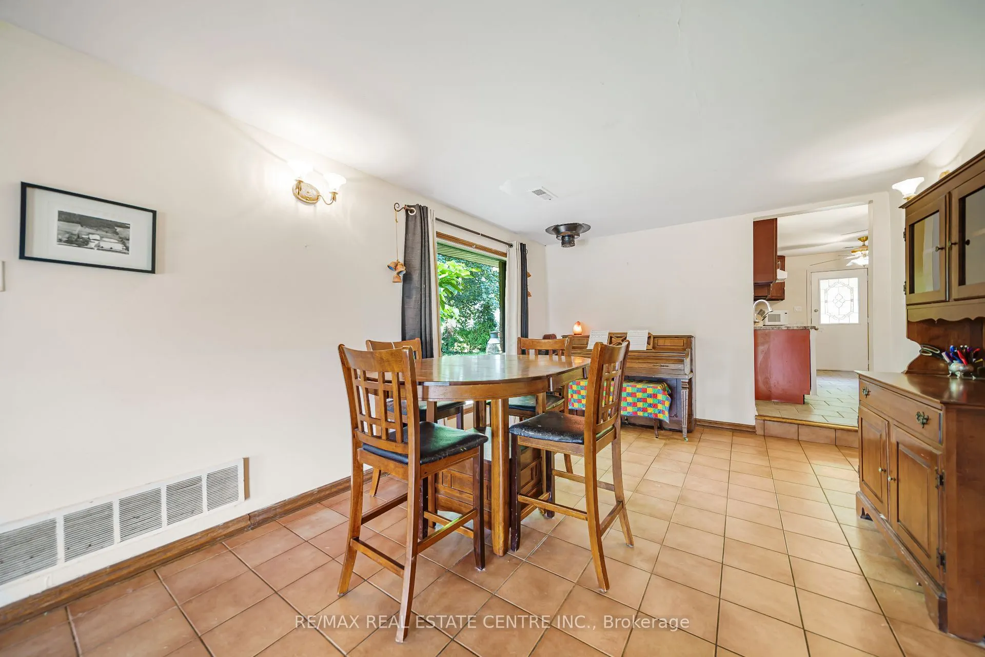 1374 5th Concession Road W