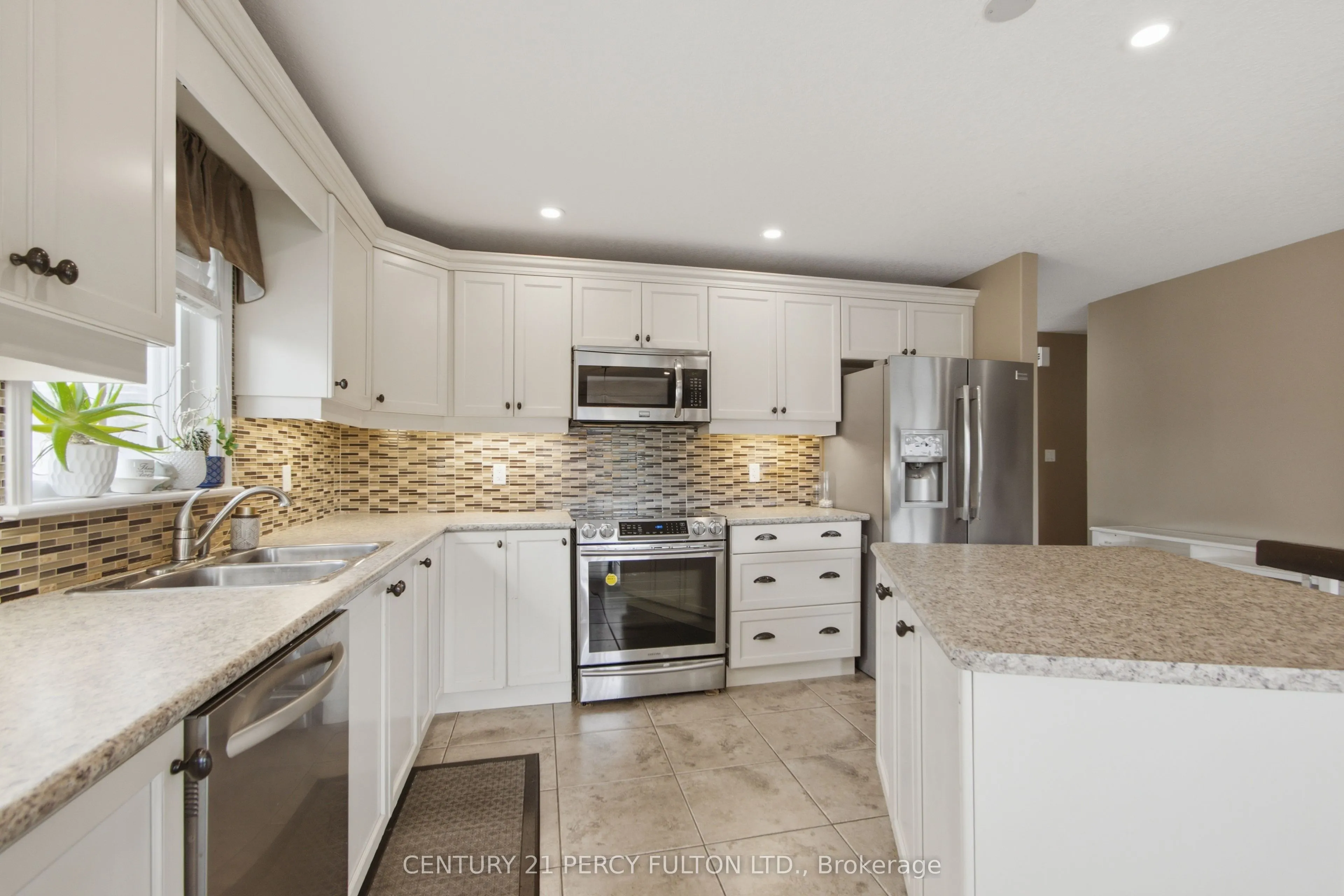 28 Freedom Crescent