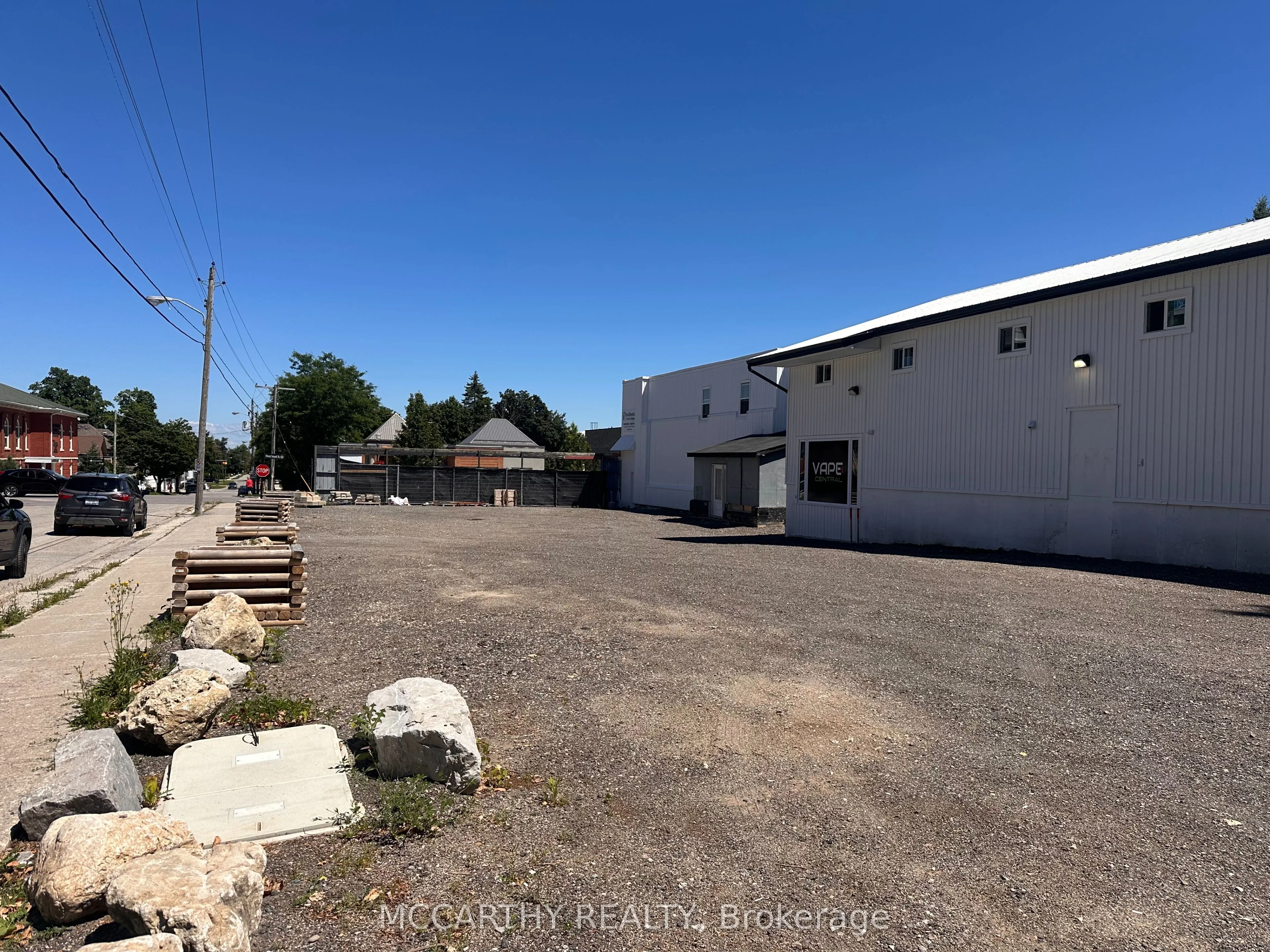 124 Owen Sound Street #Rear