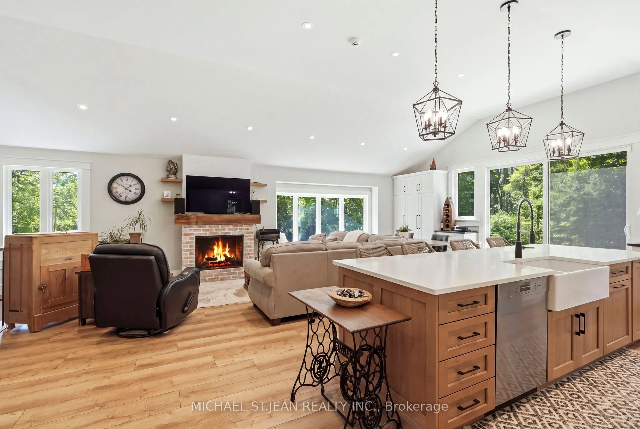 1095 Governors Road