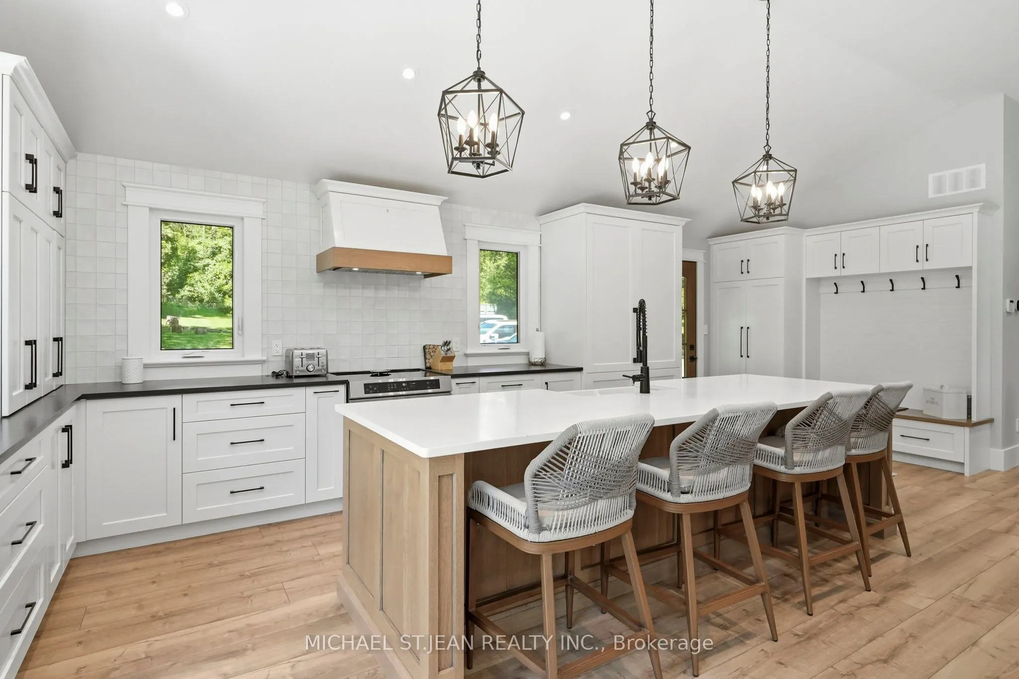 1095 Governors Road