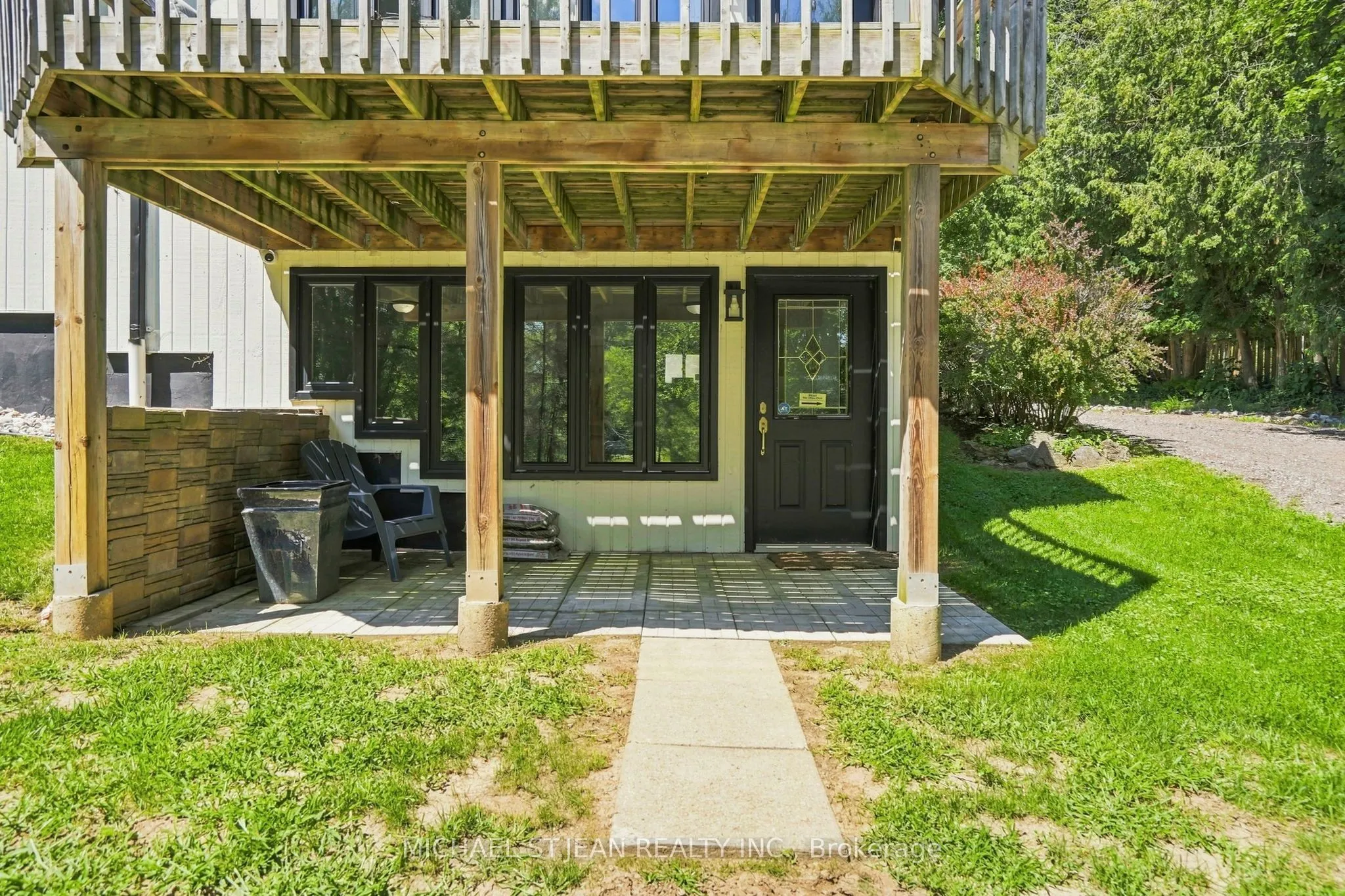 1095 Governors Road