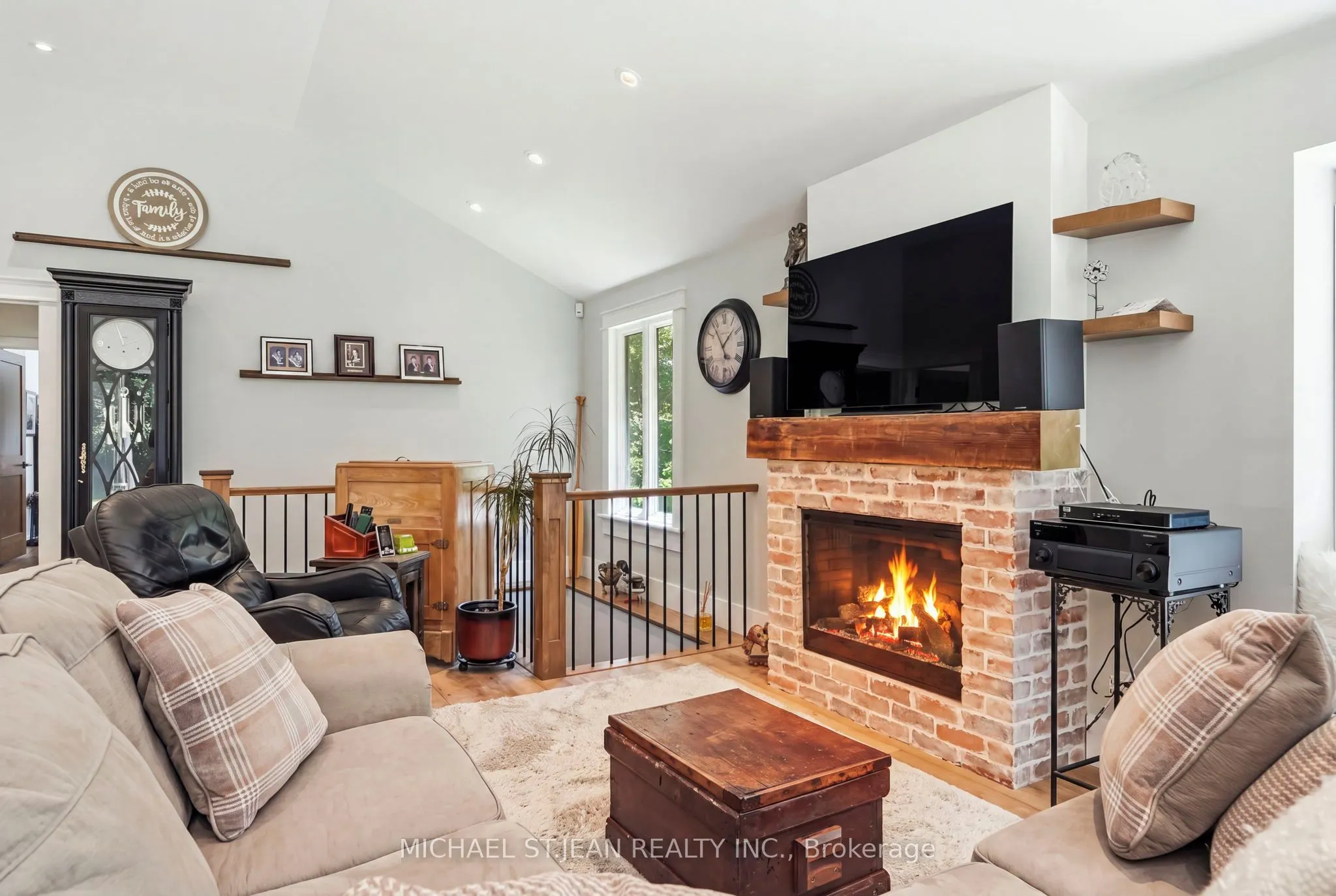 1095 Governors Road