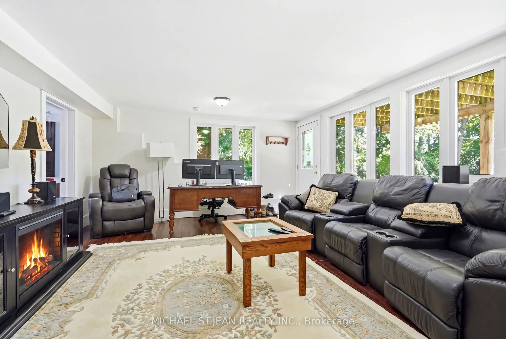 1095 Governors Road