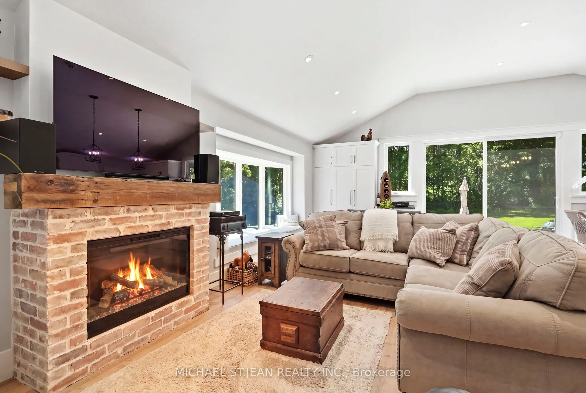 1095 Governors Road