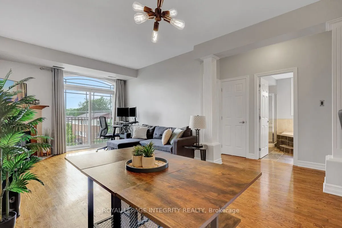 711 Churchill Avenue N #402