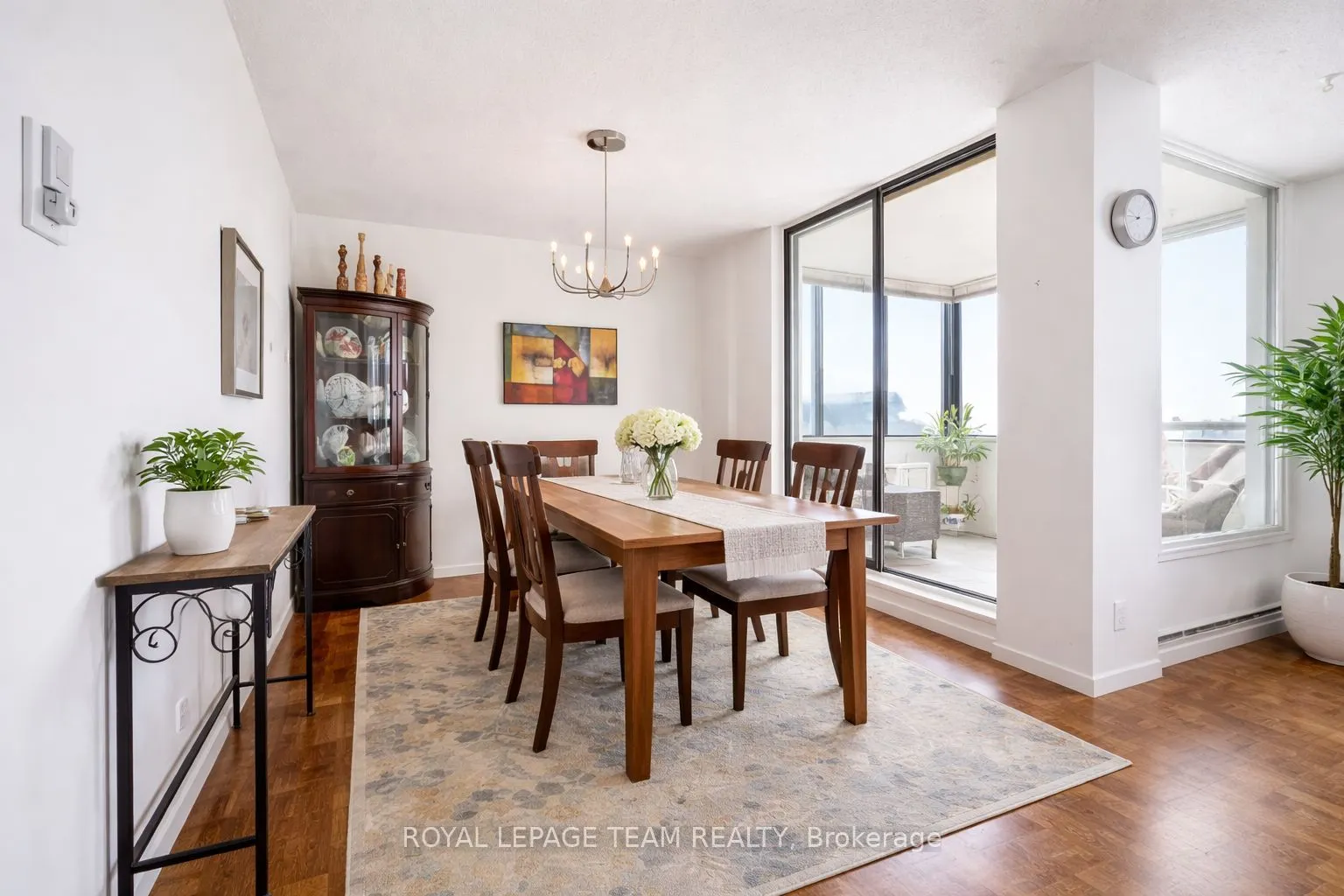 40 Arthur Street E #1004