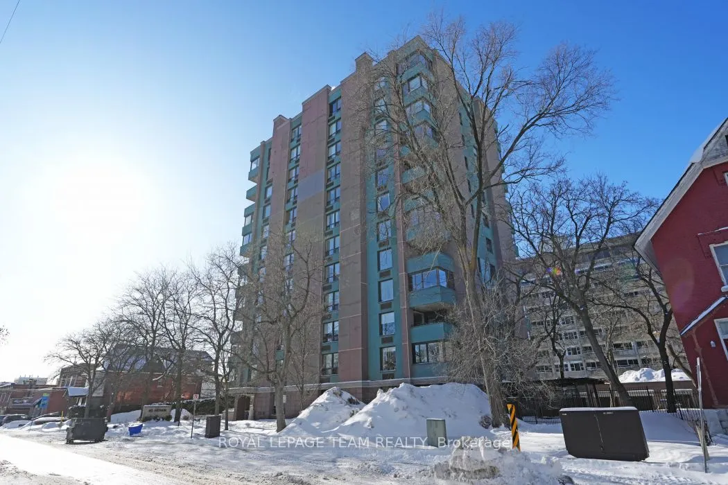 40 Arthur Street E #1004